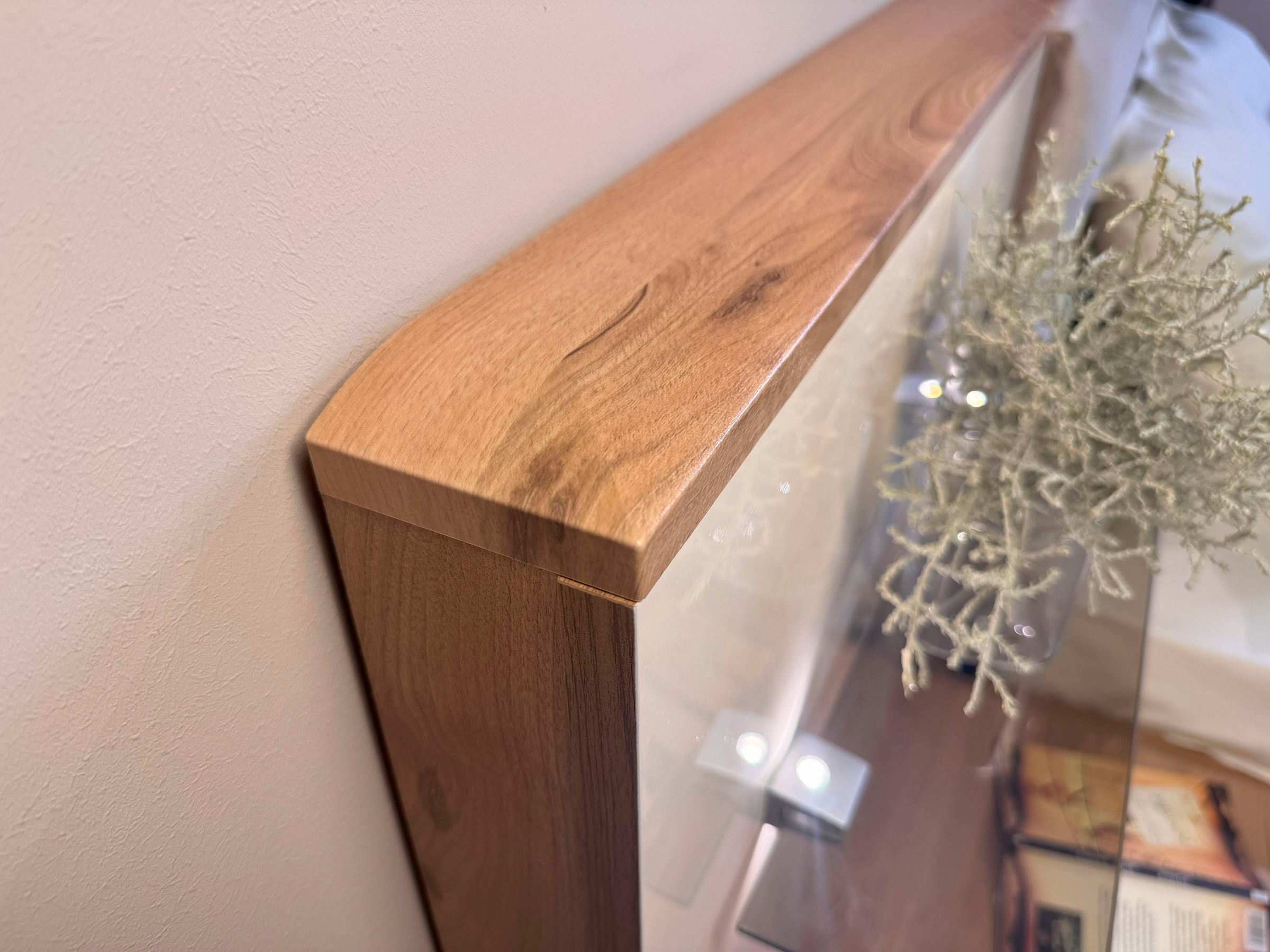 Home affaire Nachtkonsole »Gala, beige hochglänzend UV lackiert und melaminbeschichtet, kratzfest« Schublade mit Soft-Close-Funktion, 56x47x100cm (BxTxH),  mit Beleuchtung,wahlweise rechte oder linke Bedienung,FSC-zertifiziert