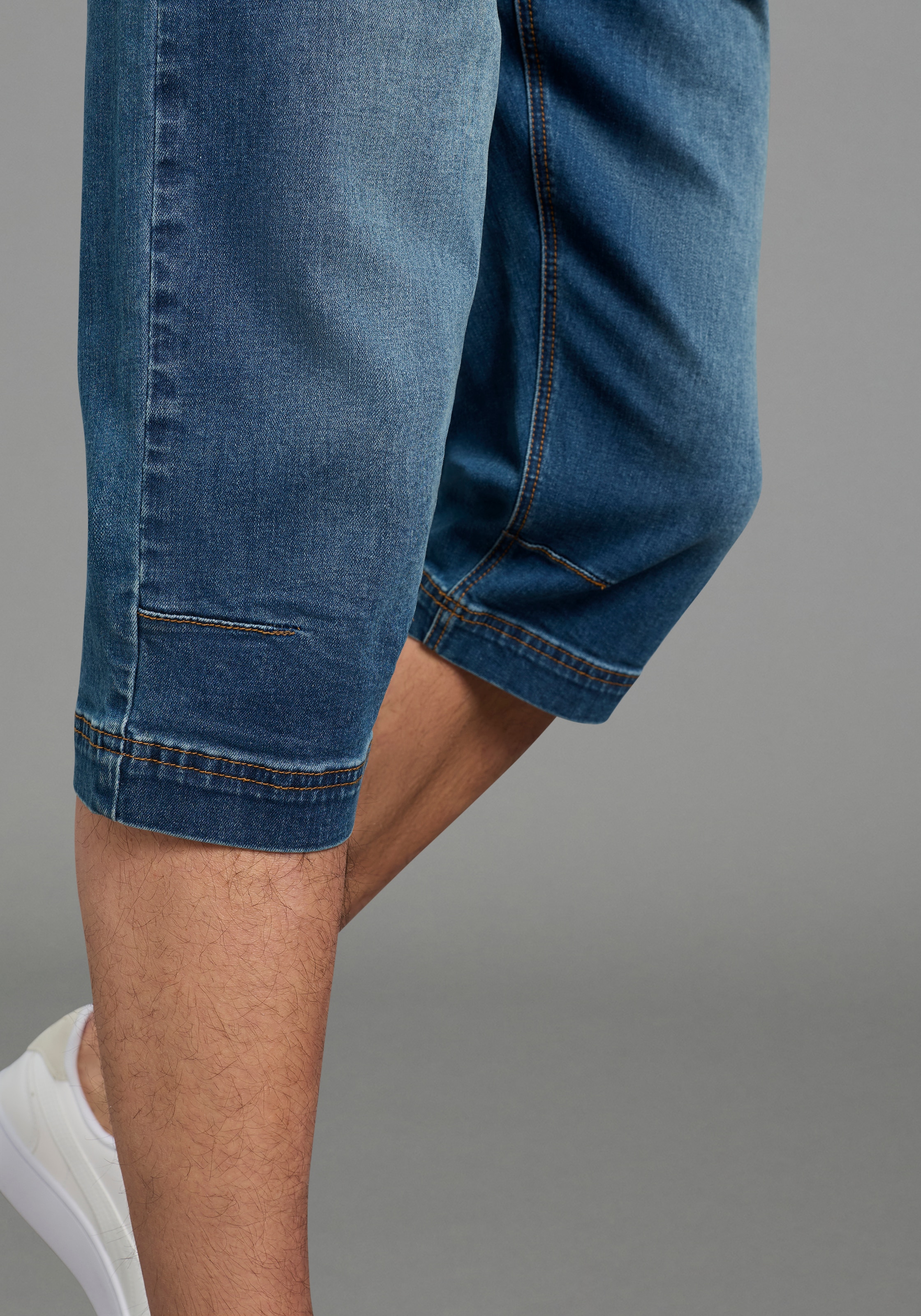Bruno Banani Jeansbermudas Straight-Fit, normale Leibhöhe, aus elastischem Denim-Material