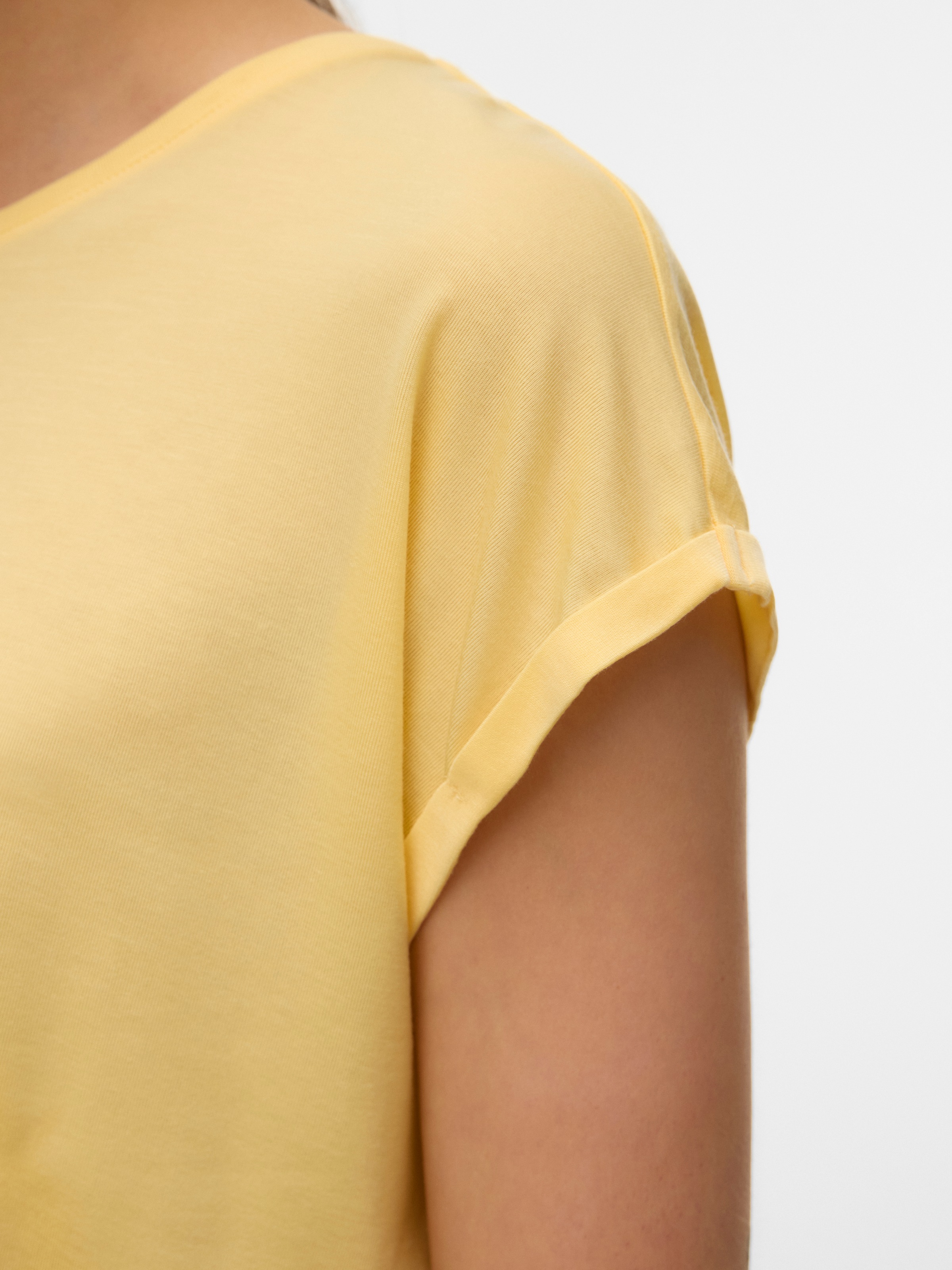 Vero Moda Rundhalsshirt »VMAVA PLAIN SS TOP GAJRS NOOS« Materialmix, regular fit