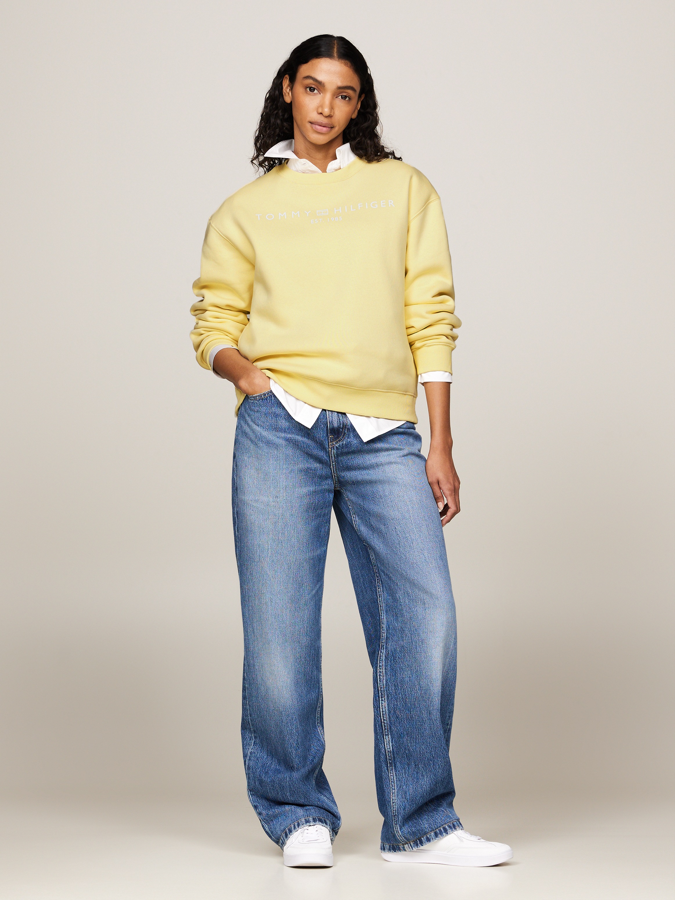 Tommy Hilfiger Sweatshirt »MDRN REG CORP LOGO C-NK SWTSHRT«, mit Logoschriftzug