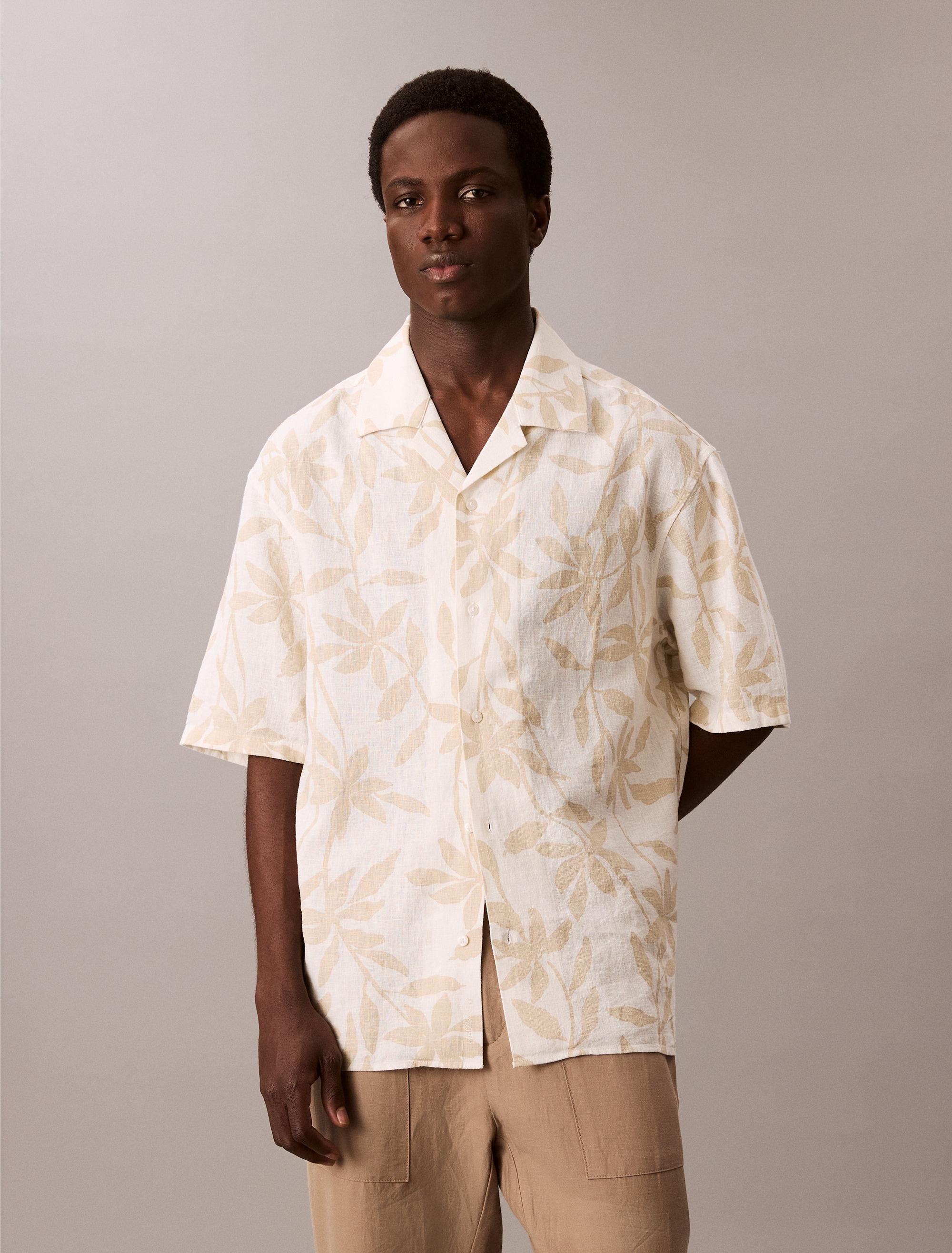 Calvin Klein Herren Kurzarmhemd »SS CMP CLLR AP LNN R« Mit Rundhalsausschnitt, Größe S