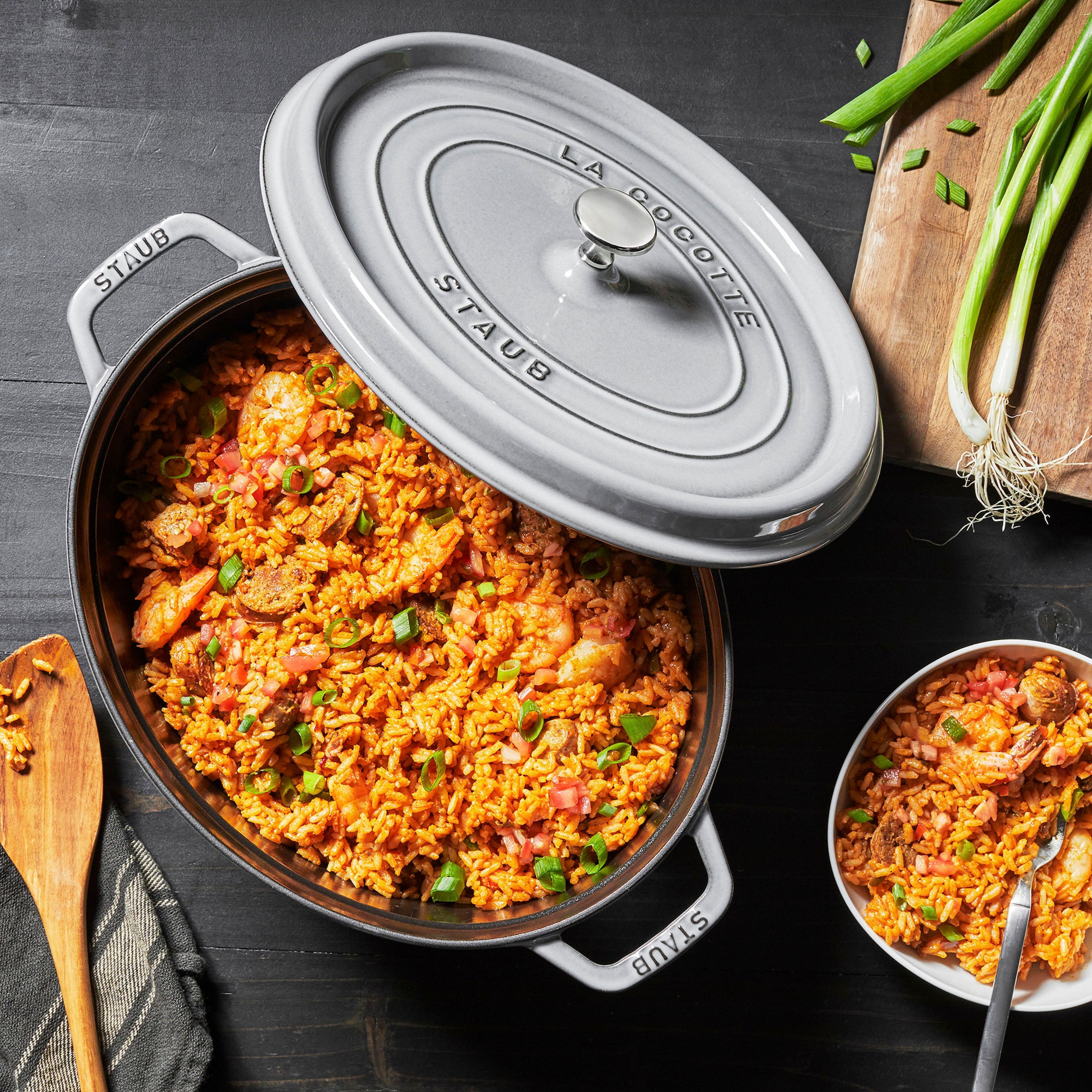 STAUB Bräter »Cocotte«, Gusseisen, (1 tlg.), robust, langlebig, perfekte Hitzeverteilung, Aromaregen-Deckel
