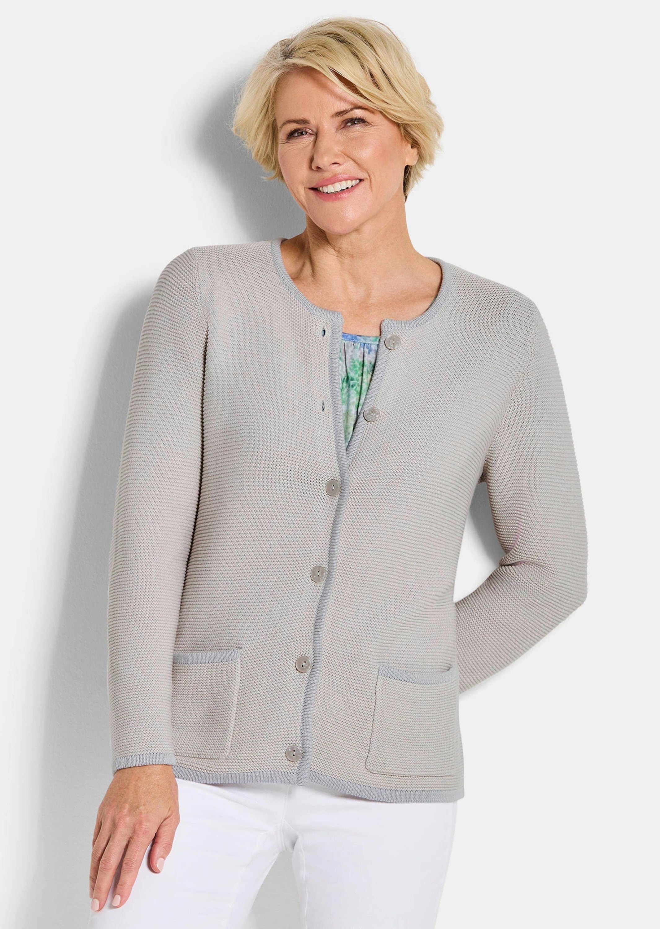 GOLDNER Strickjacke »Elegante Strickjacke mit Taschen« Knöpfe in Perlmutoptik