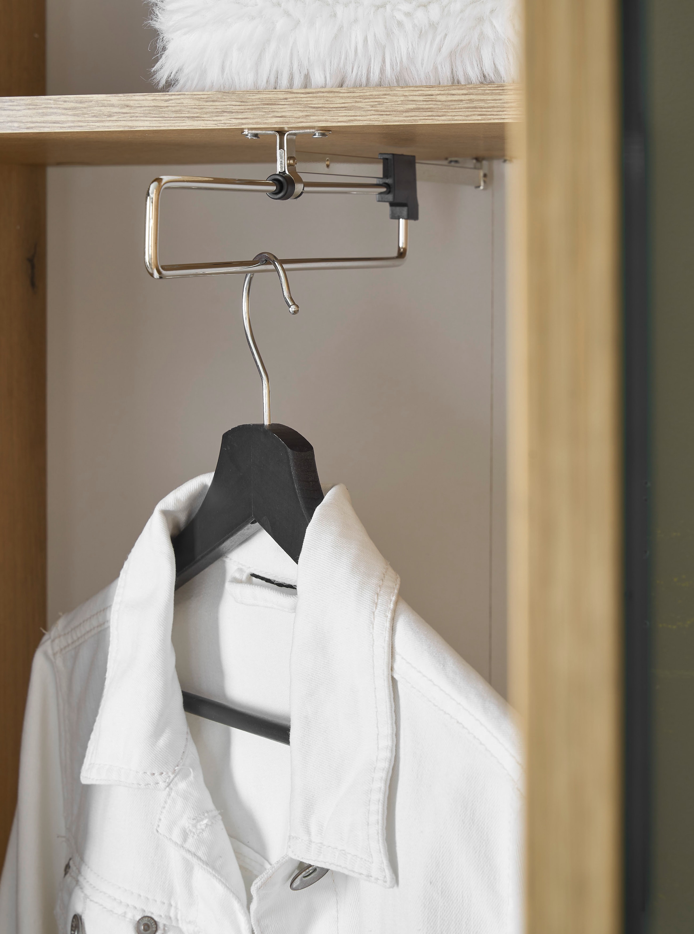 INOSIGN Spiegelschrank »GiRON/CiTY, moderner Garderobenschrank, Kleiderschrank mit Stauraum«, Spiegeltür, Teleskopauszug, Tür beidseitig montierbar, 60 cm breit