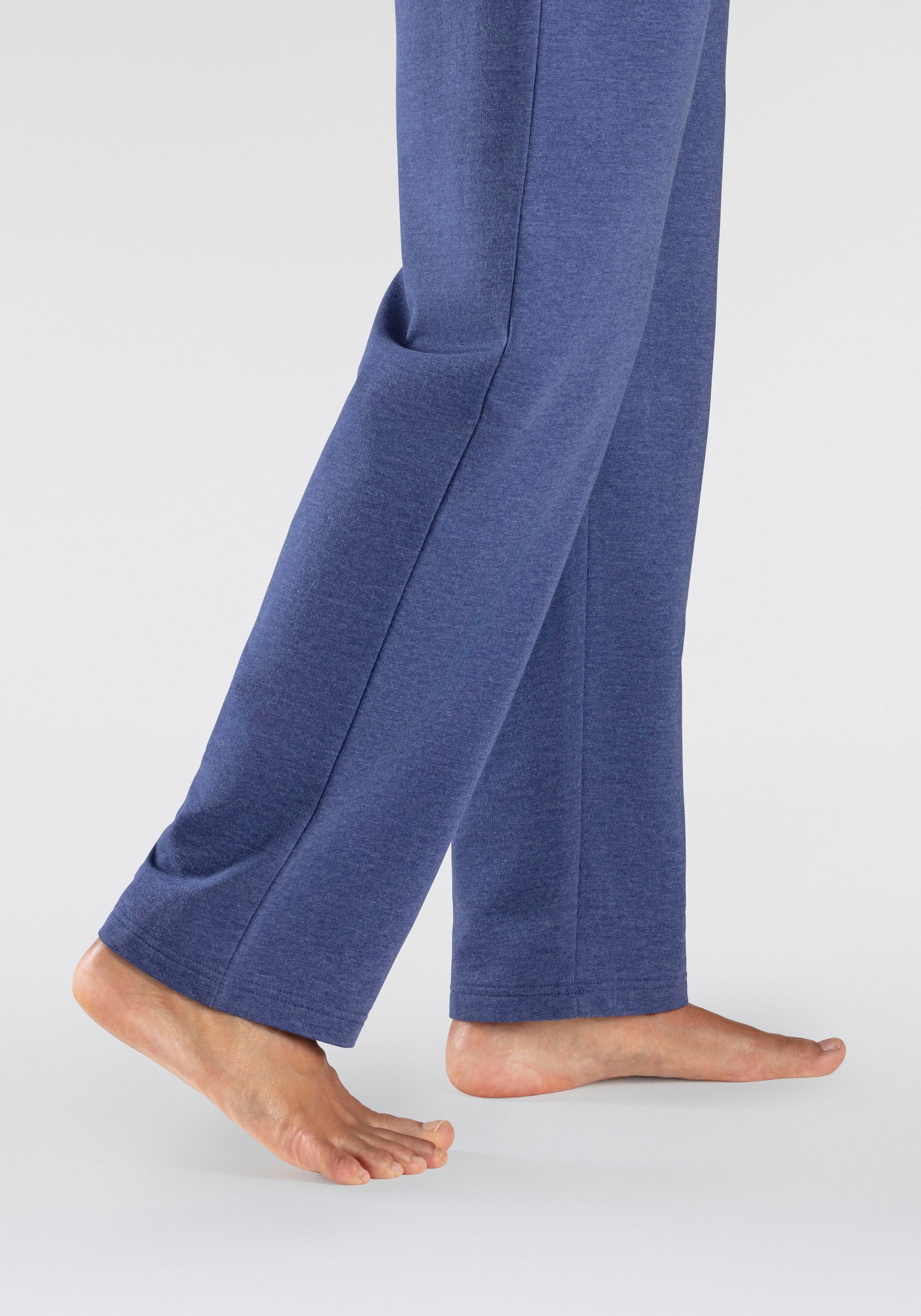 Bench. Loungewear Relaxhose, aus leichter Sweat-Qualität