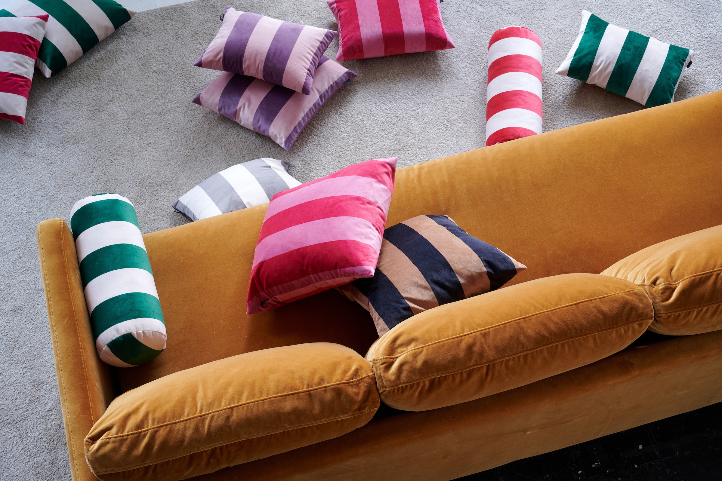 APELT Nackenrolle »Stripe« Samt