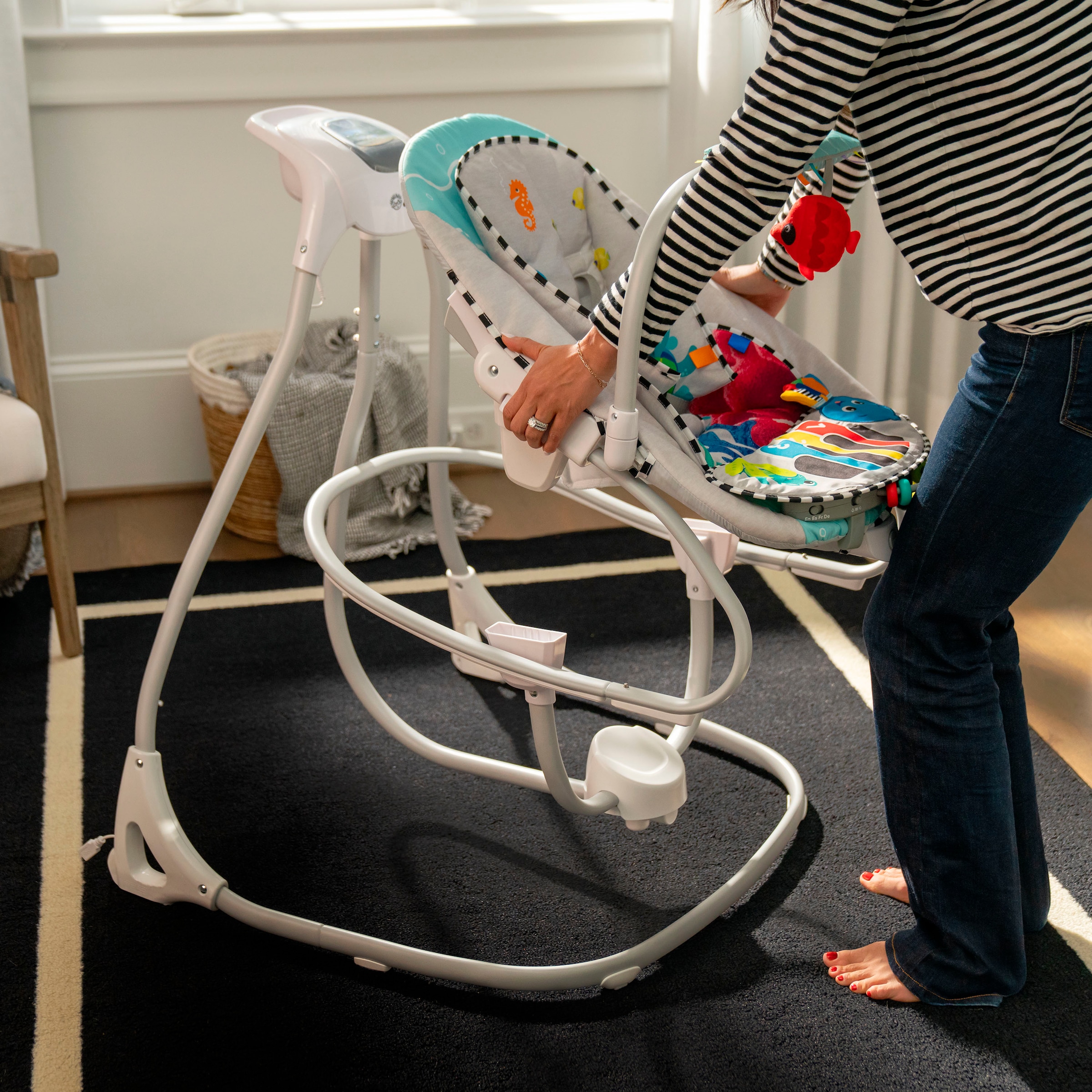 Baby Einstein Babywippe »Kick to It 4-in-1 Musical Swing & Rocker« bis 9 kg mit Sound-Effekt