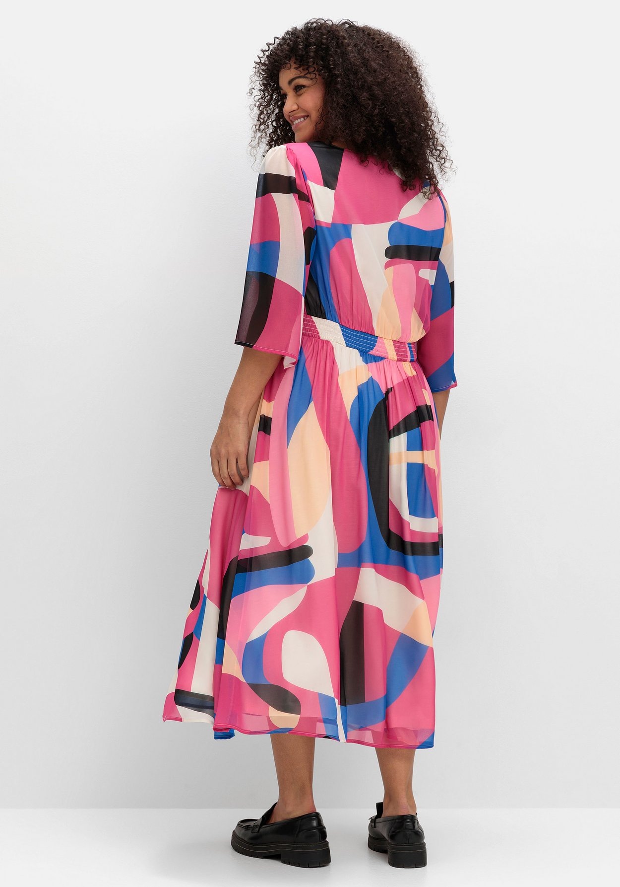 Sheego Sommerkleid »Maxikleid mit Grafikprint, im Lagenlook«