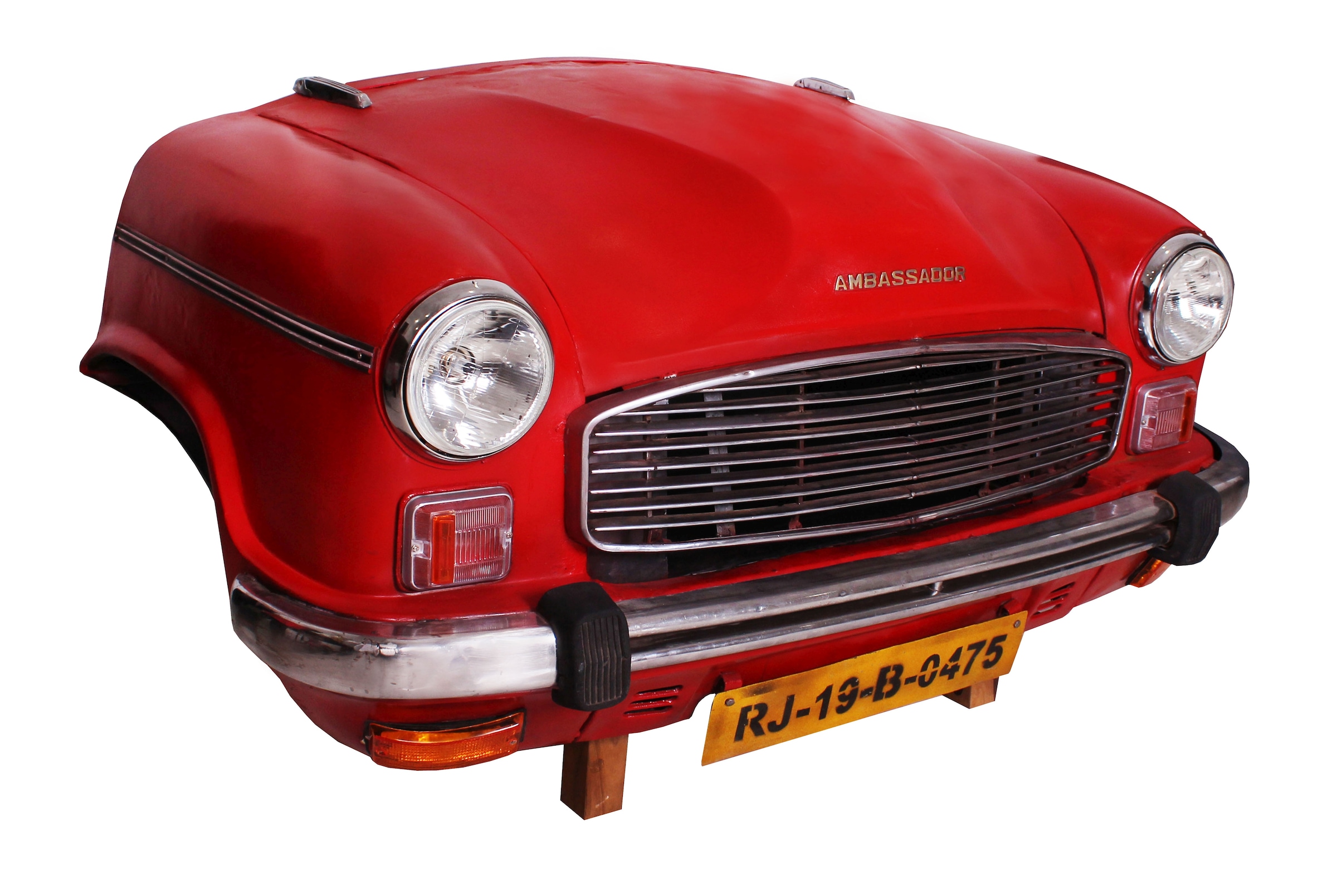 SIT Möbelblende, Recycelte Auto-Front, innen mit einem Edelstahl-Gasgrill