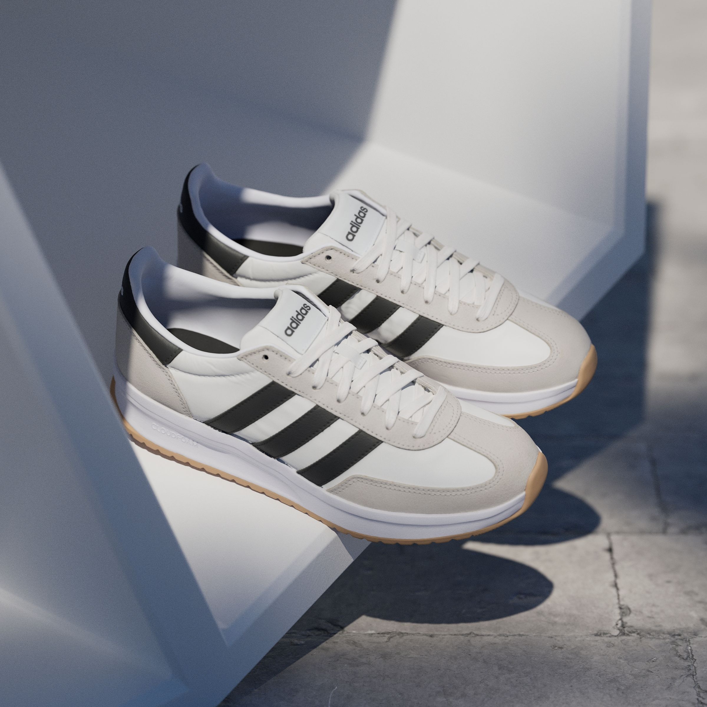 adidas Sportswear Sneaker »RUN 70S 2.0«, inspiriert vom Design des adidas SL72
