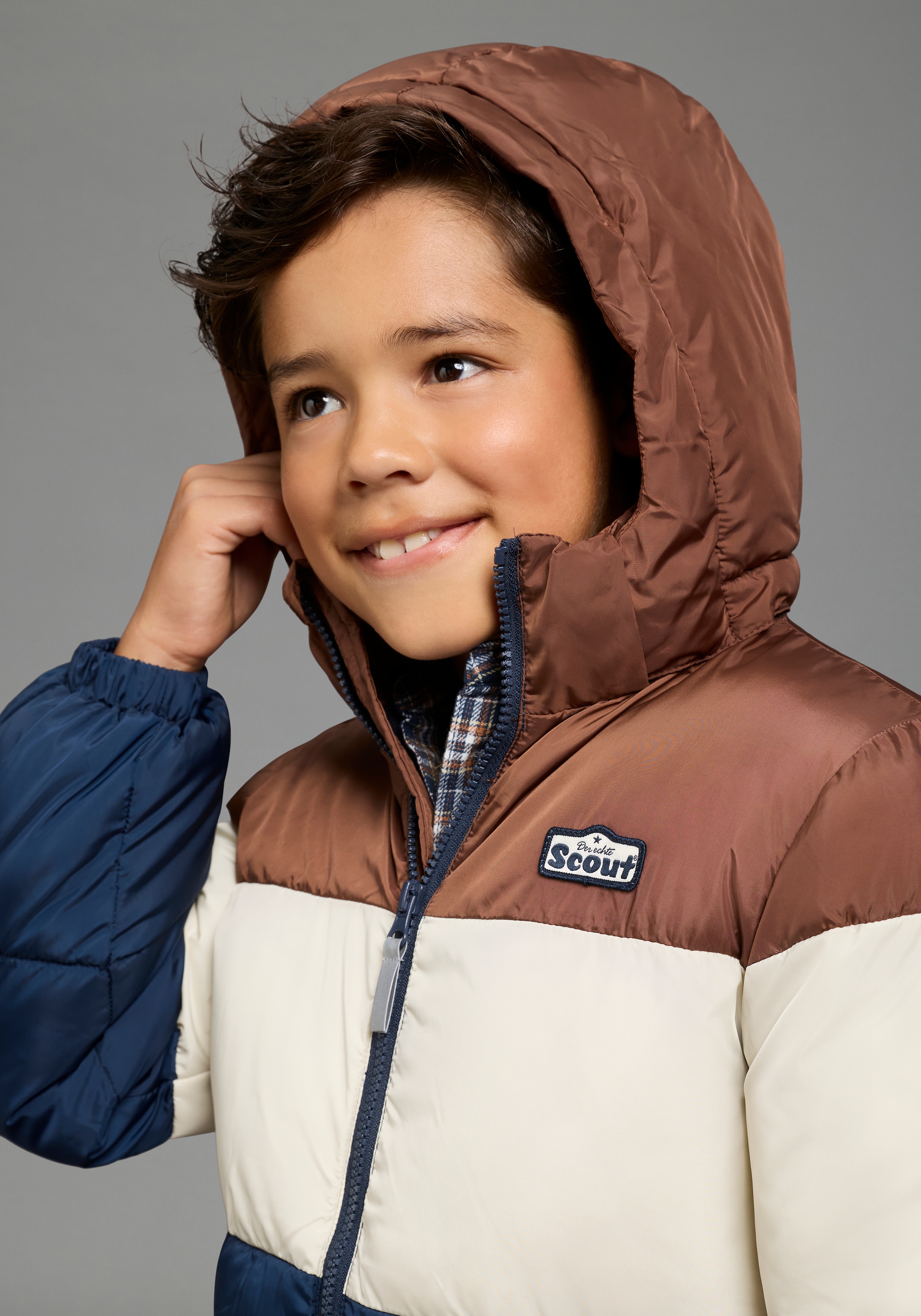 Scout Winterjacke »Warme Jacke in Colorblocking-Style - NEU von SCOUT« mit Kapuze Warme Jacke mit kontrastfarbigen Einsätzen, mit Fleece gefüttert