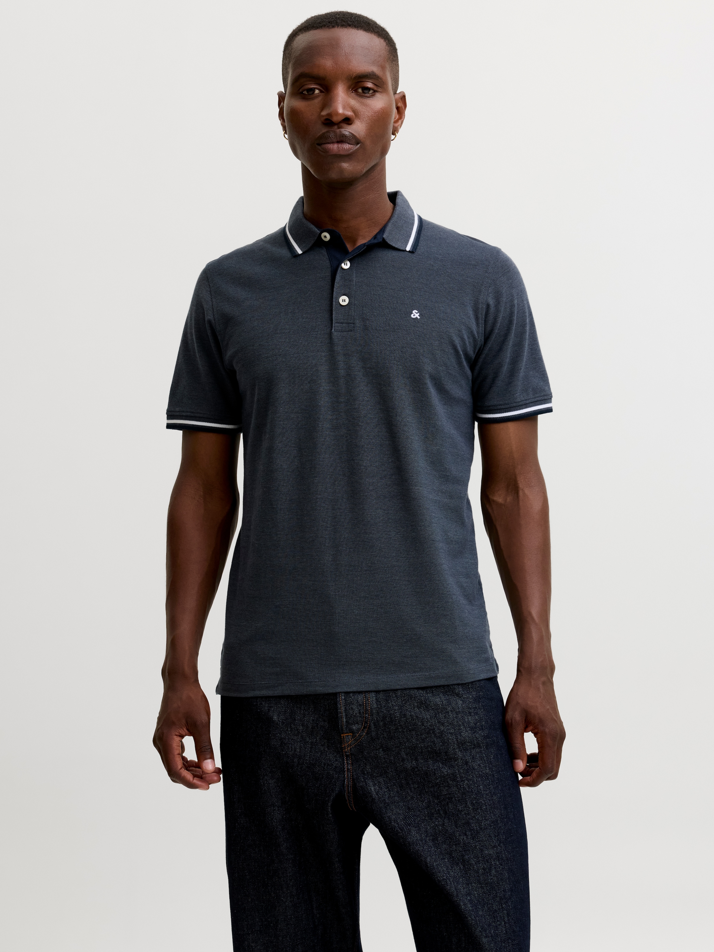 Jack & Jones Poloshirt »JJEPAULOS im Doppelpack mit Logostickerei und Komfort« Packung, 2er-Pack, 2 unifarben mit Farbeinsatz, modisch, schmal, Baumwolle, Polokragen