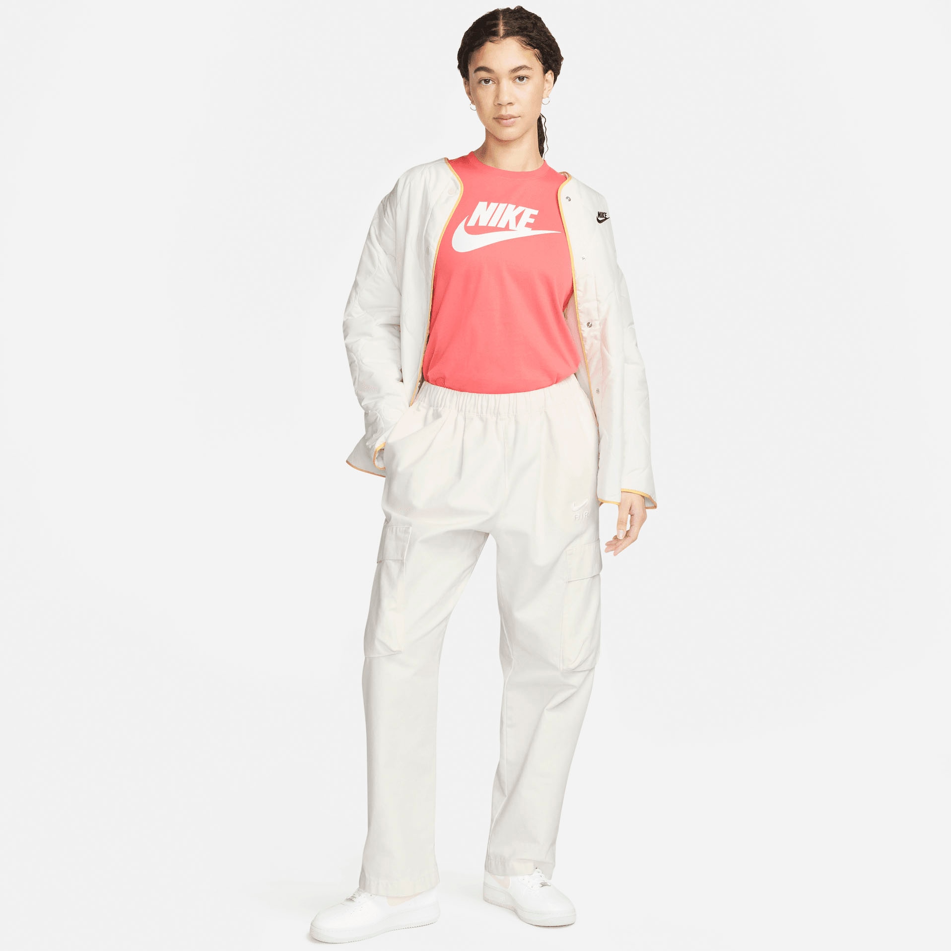 Nike Sportswear T-Shirt »ESSENTIALS WOMEN\'S LOGO T-SHIRT« kaufen bei OTTO online