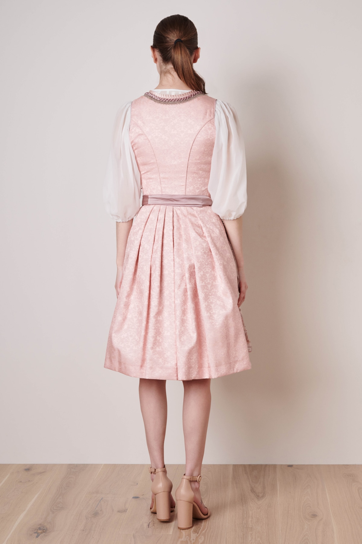 Krüger Dirndl »Dirndl Henriette (60cm)«, Zwei Eingrifftaschen im Rock