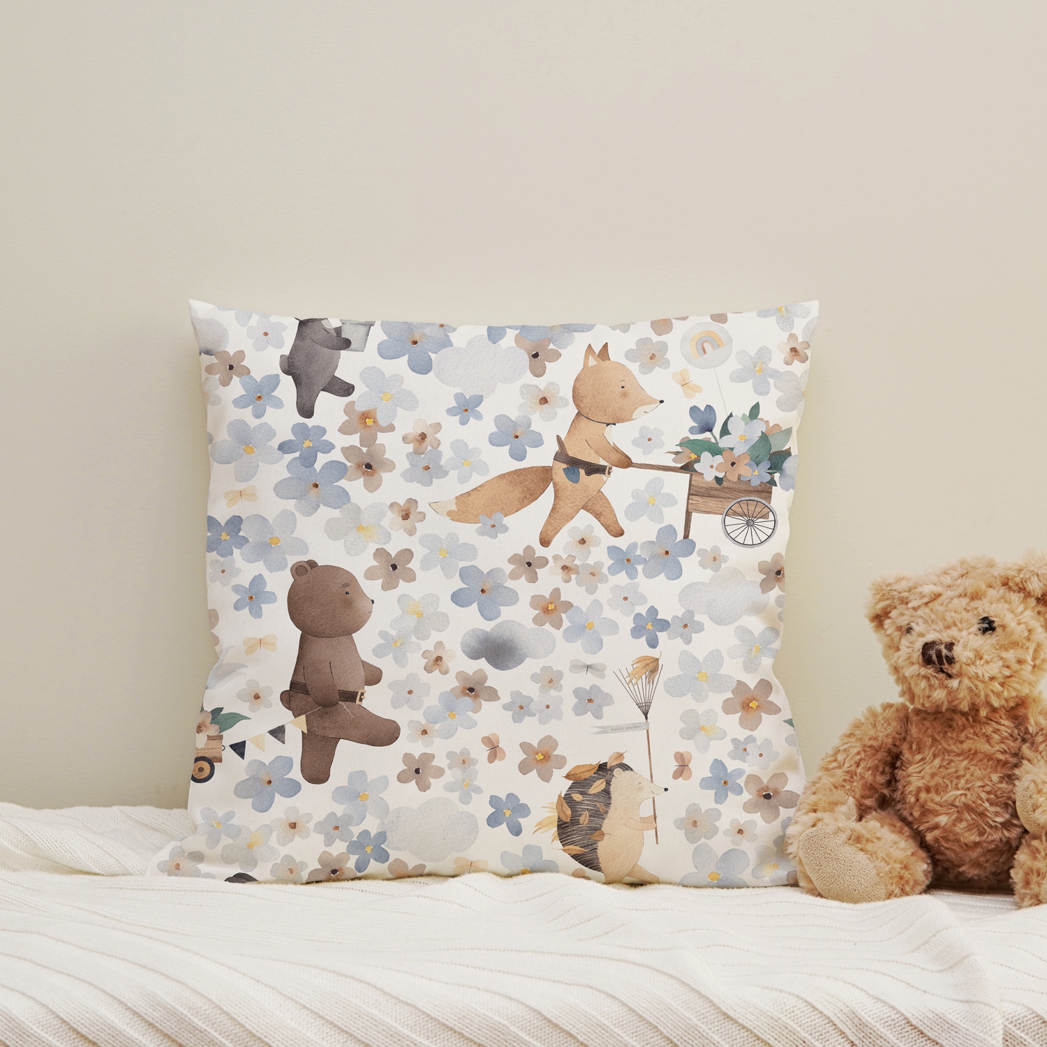 queence Dekokissen »Wildtiere und Blumenwiese«, Kissenhülle mit HD Premium Druck, geruchsneutral, 40x40cm