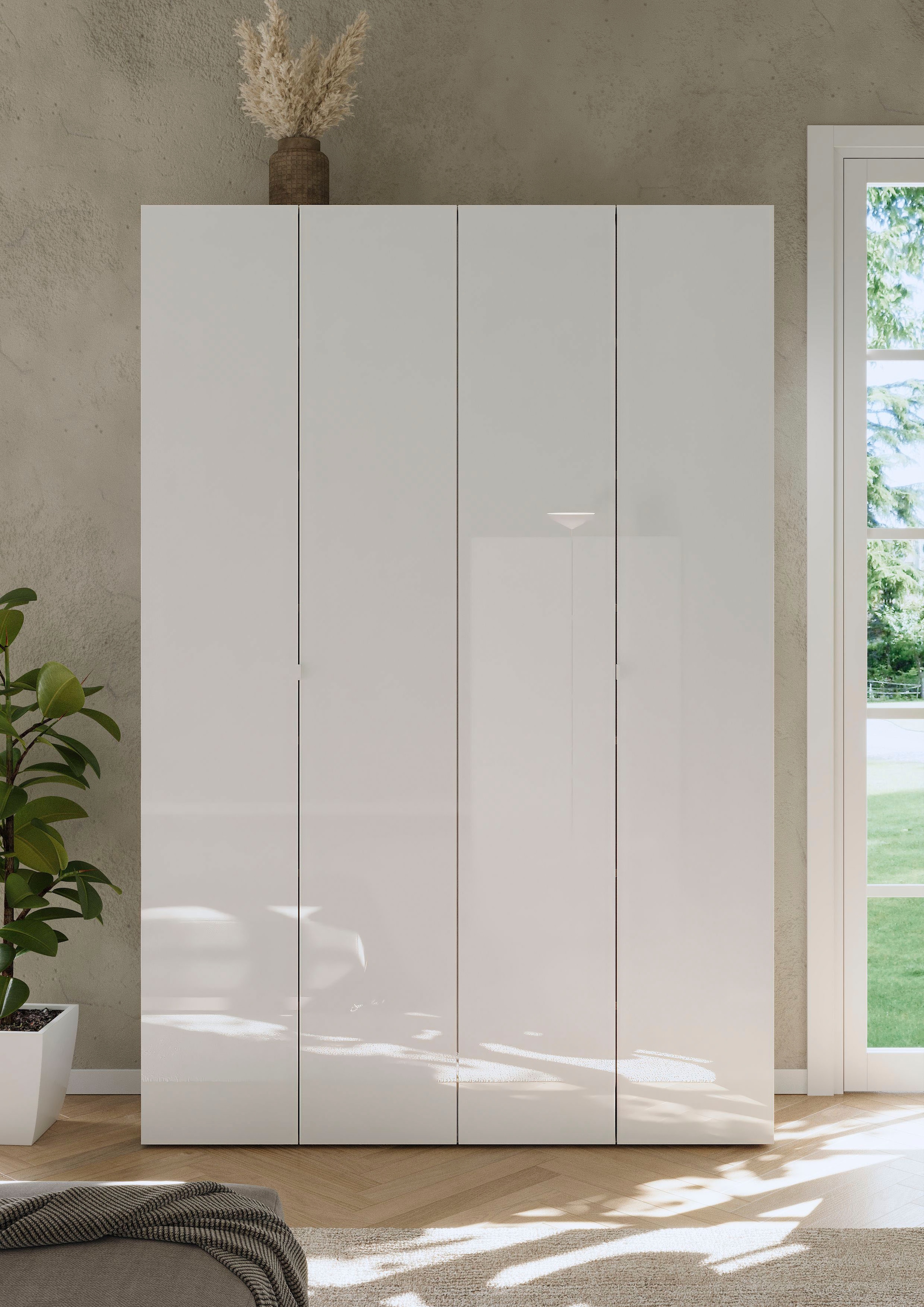 INOSIGN Schuhschrank »SMILE Breite 124 cm, Höhe 184 cm, Schuhregal mit 7 Ebenen, 14 Fächer«, Schuhkommode in Weiss Hochglanz Lack, 2 Metallgriffe