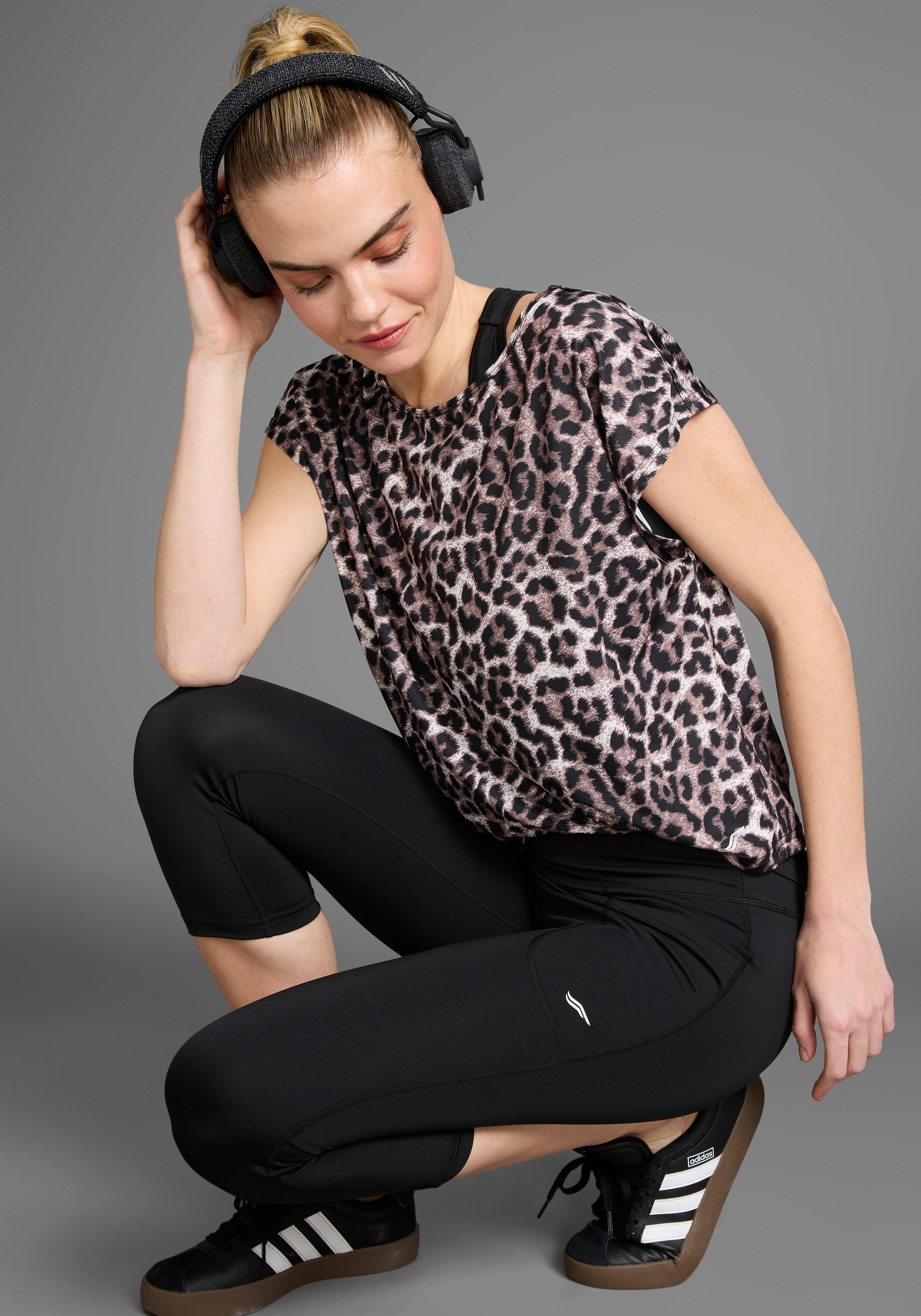 FAYN SPORTS Caprileggings, mit Figur formenden Nähten und hohem Bund