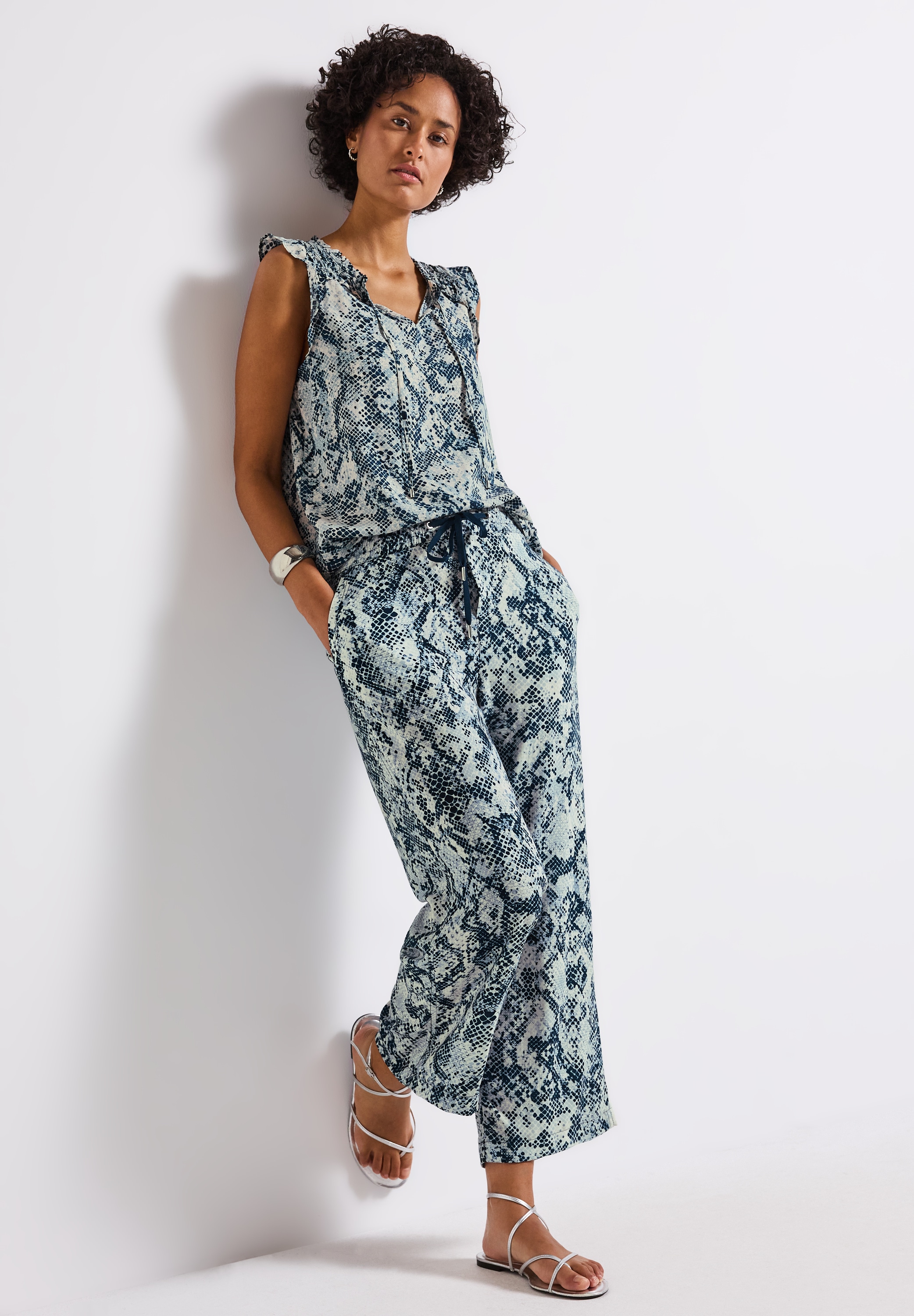 STREET ONE Stoffhose »Style Emee«, mit elastischem Bund und Tunnelzug, mit grafischem Muster