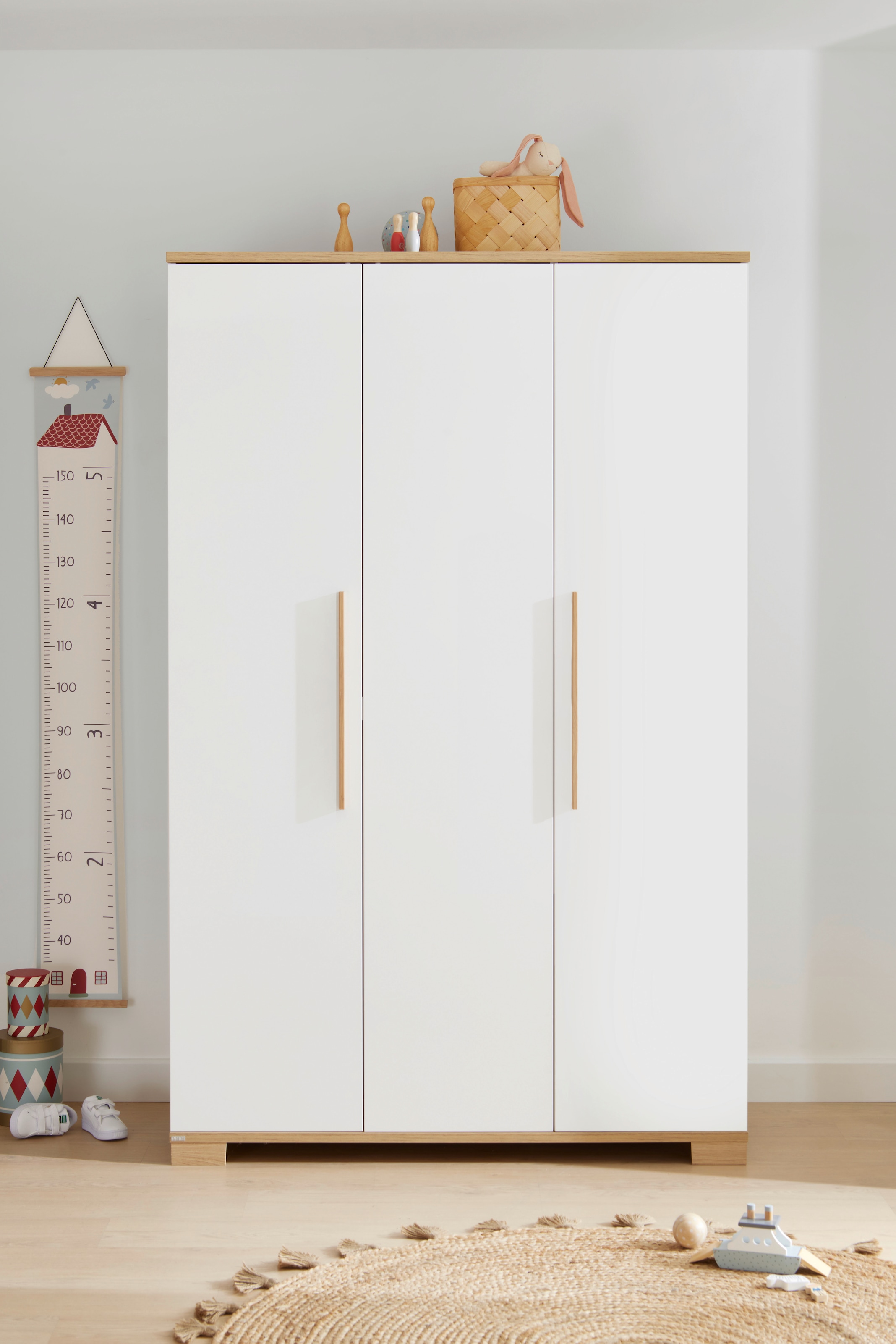PAIDI Babymöbel-Set »YOLANDA, 4-teiliges Babyzimmer in Weiß, hochwertiges Komplettset« Spar-Set, 70x140cm Babybett, Kleiderschrank 3-türig, Wickelkommode & Aufsatz, 4 tlg. Kinderzimmer, Soft-Close-Funktion, mitwachsendes Bett inkl. Lattenrost