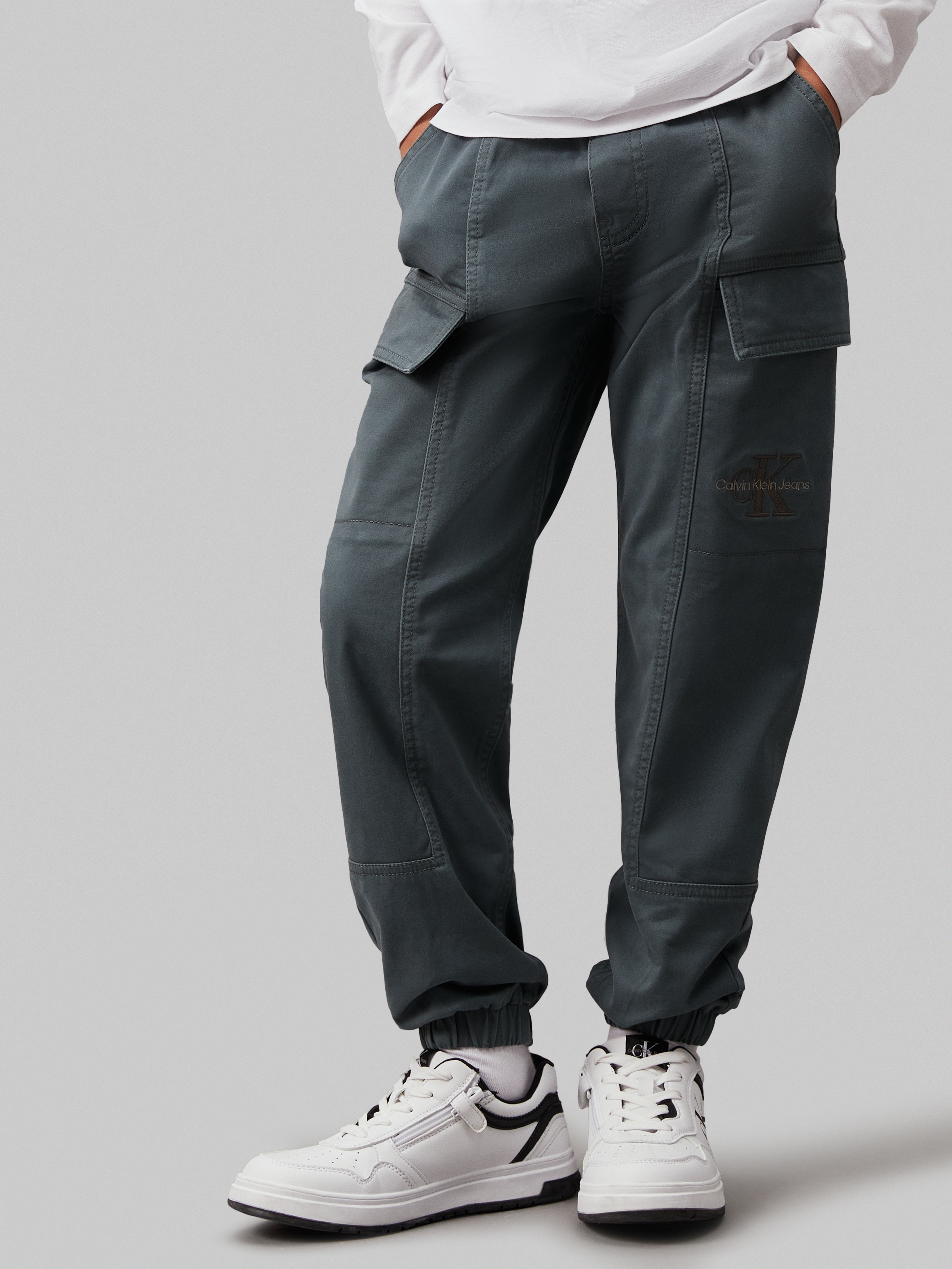 Sweathose »ESSENTIAL WOVEN CARGO PANTS«, für Kinder bis 16 Jahre mit Logo-Print