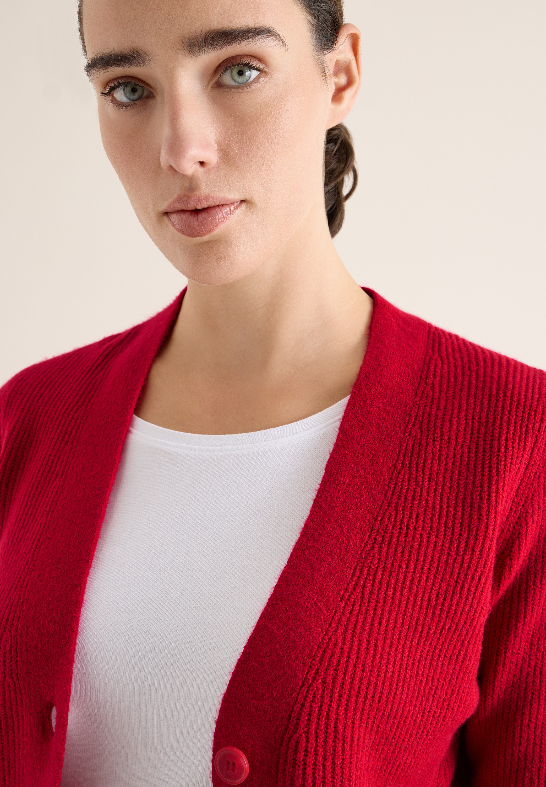 Cecil Cardigan, mit Strukturdetail und Knopfleiste