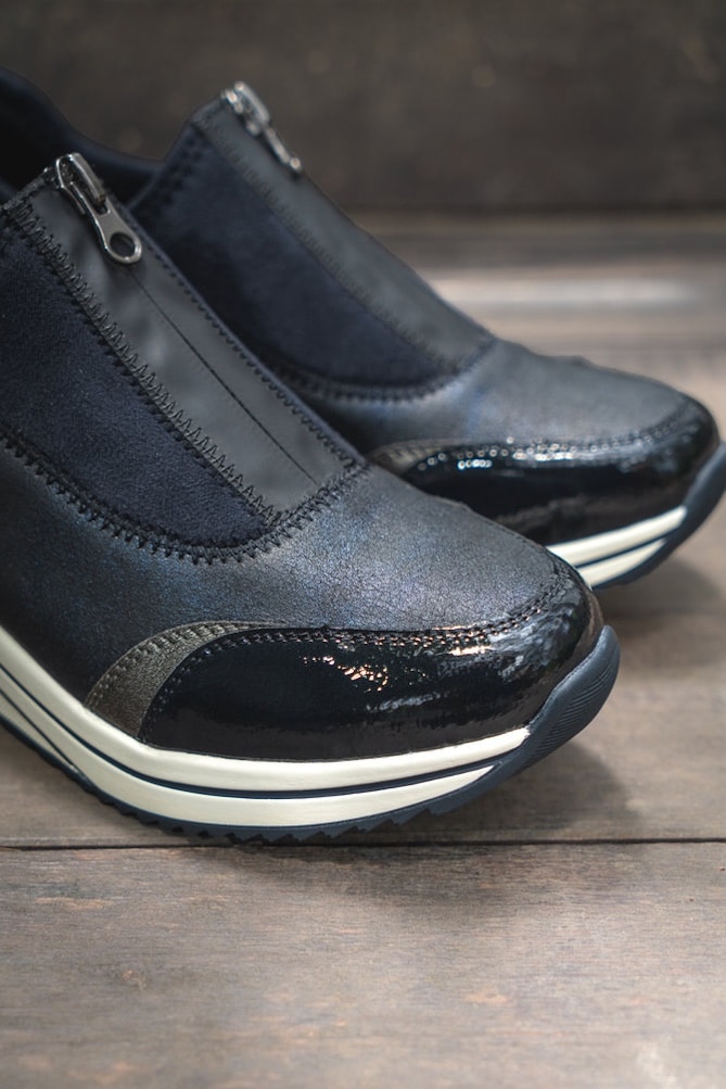 Remonte Slip-On Sneaker »Elisabeth Hurley-Collection«, Keilsneaker, Slipper, Schlupfschuh, Freizeitschuh, vegan