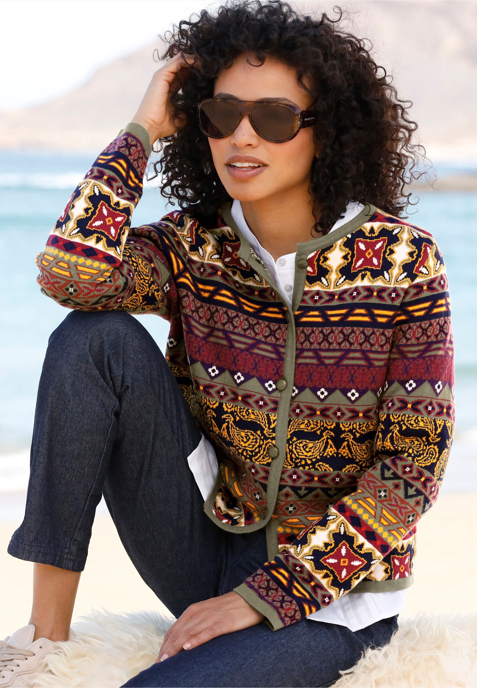 heine Strickjacke »Strickjacke Jacquardstrickjacke im bunten Farbmix«