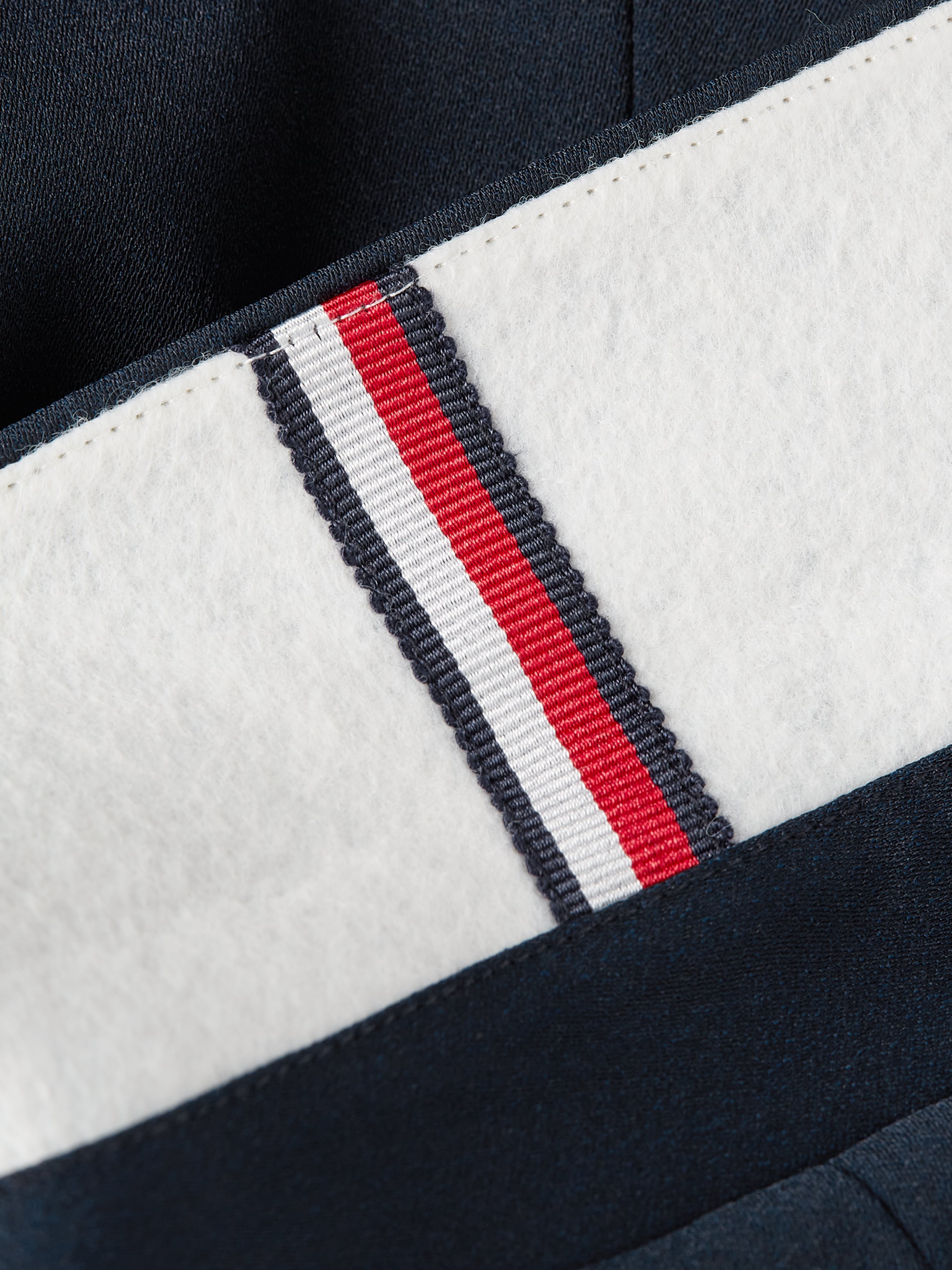 Tommy Hilfiger Kurzblazer »GOLD BUTTON SLIM FIT SB BLAZER«, mit Rückenschlitz