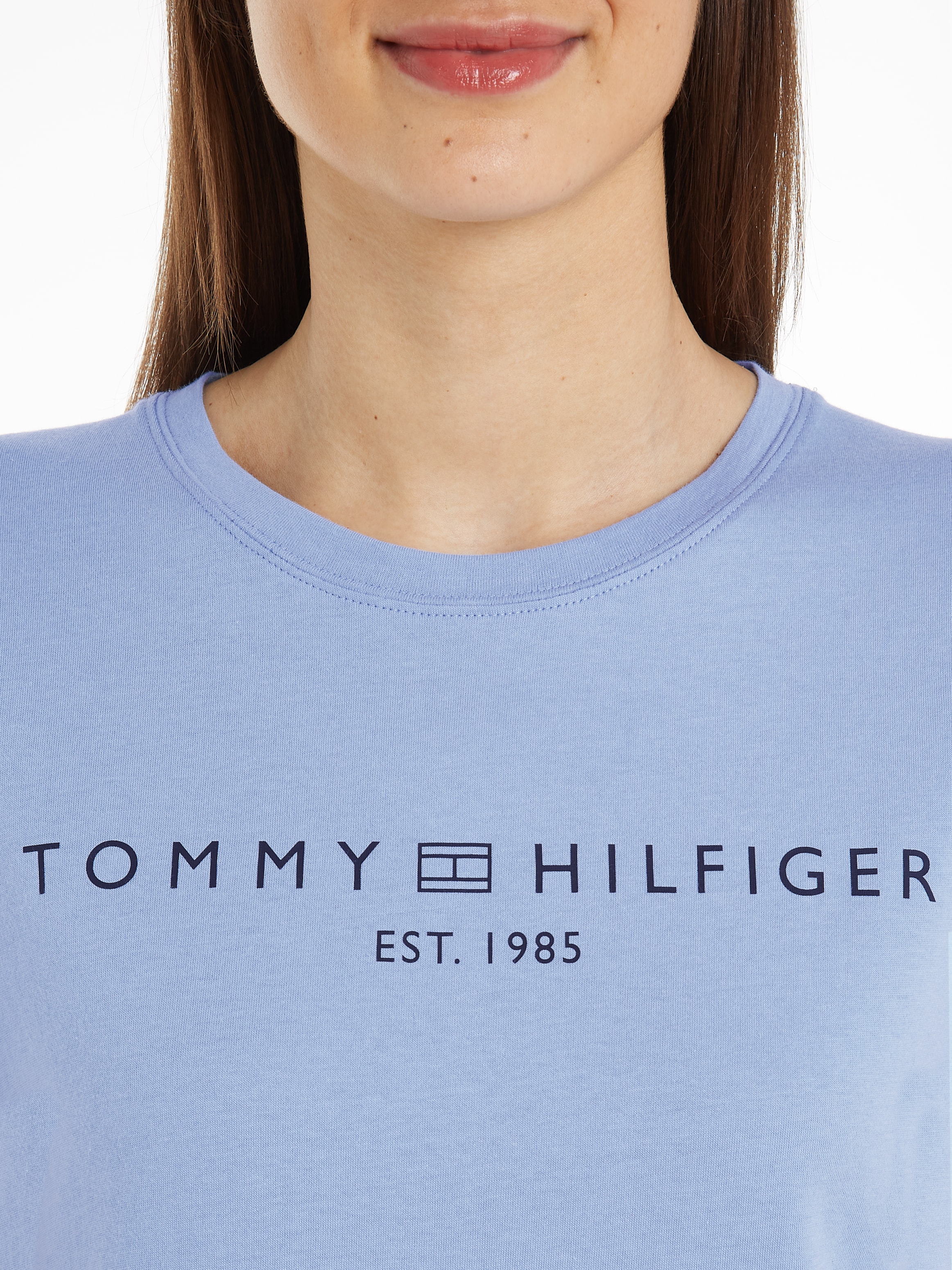 Tommy Hilfiger T-Shirt »REG CORP LOGO C-NK mit Logoschriftzug und Stickerei«, meliert, casual, regular fit, Baumwolle, Rundhals