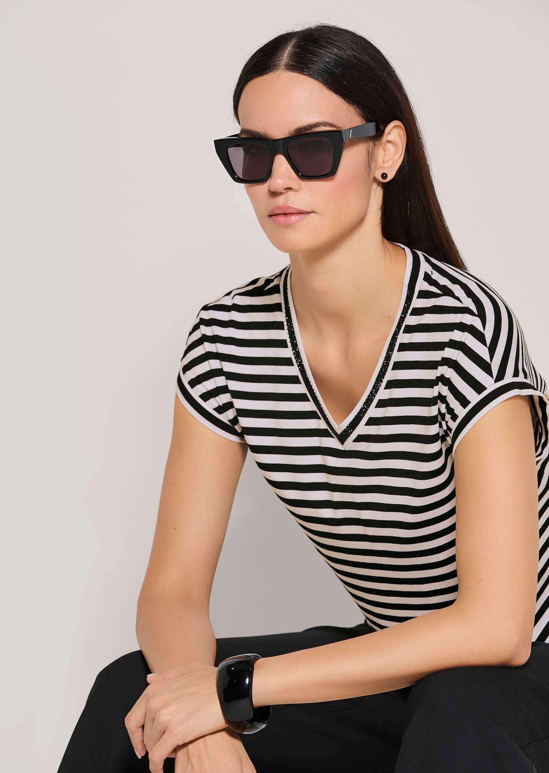 MADELEINE Kurzarmshirt »Ringelshirt V-Shirt mit Glanz-Akzent«