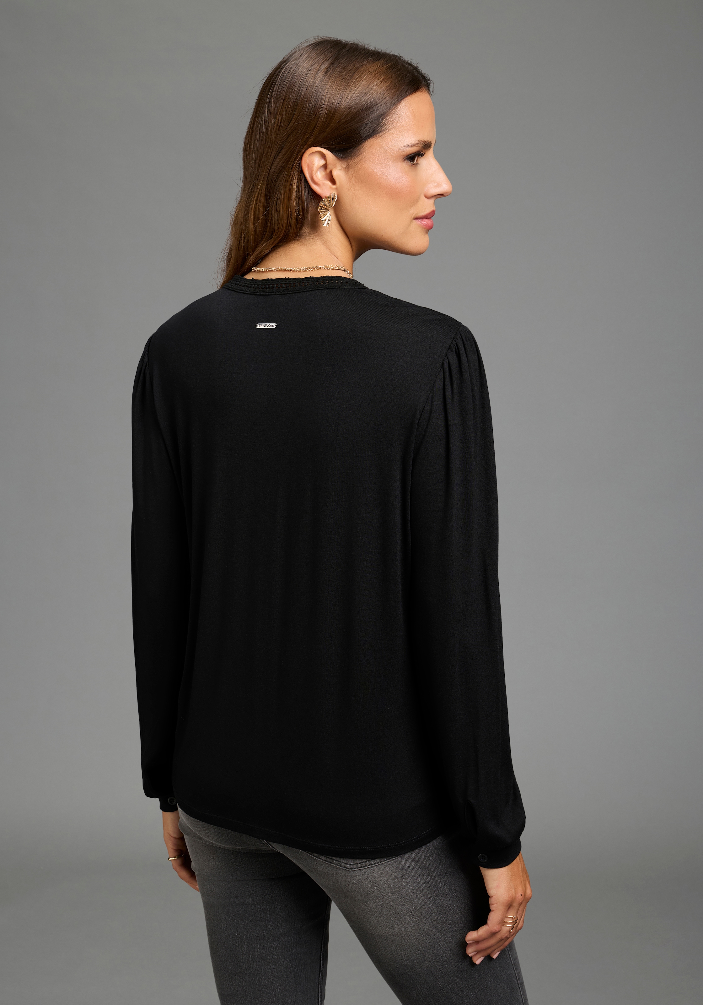 Laura Scott Spitzenshirt mit V-Ausschnitt, figurumspielende Passform