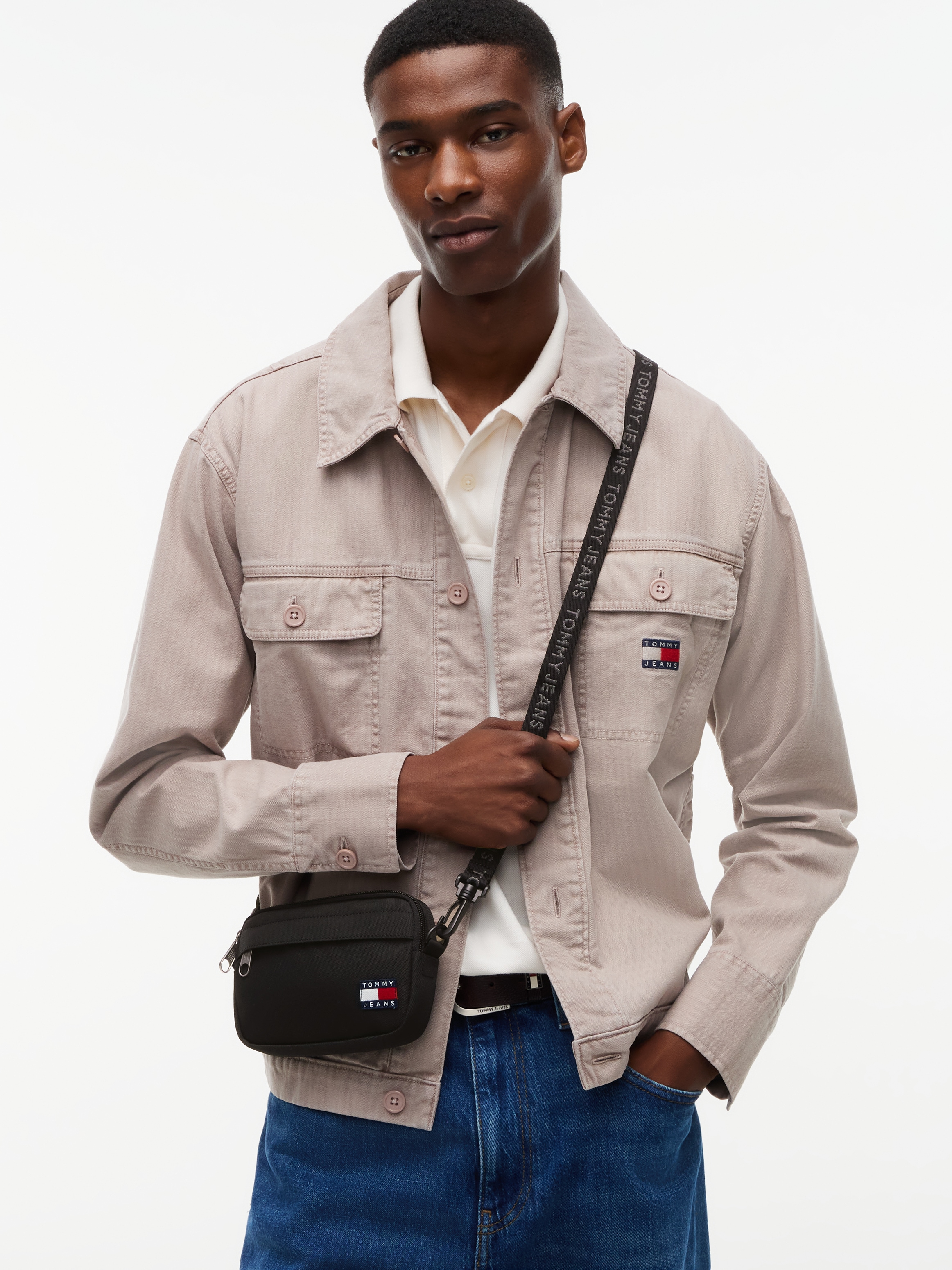 Tommy Jeans Mini Bag »TJM ESS DAILY SACOCHE« Unisex Umhängetasche mit Logoflag
