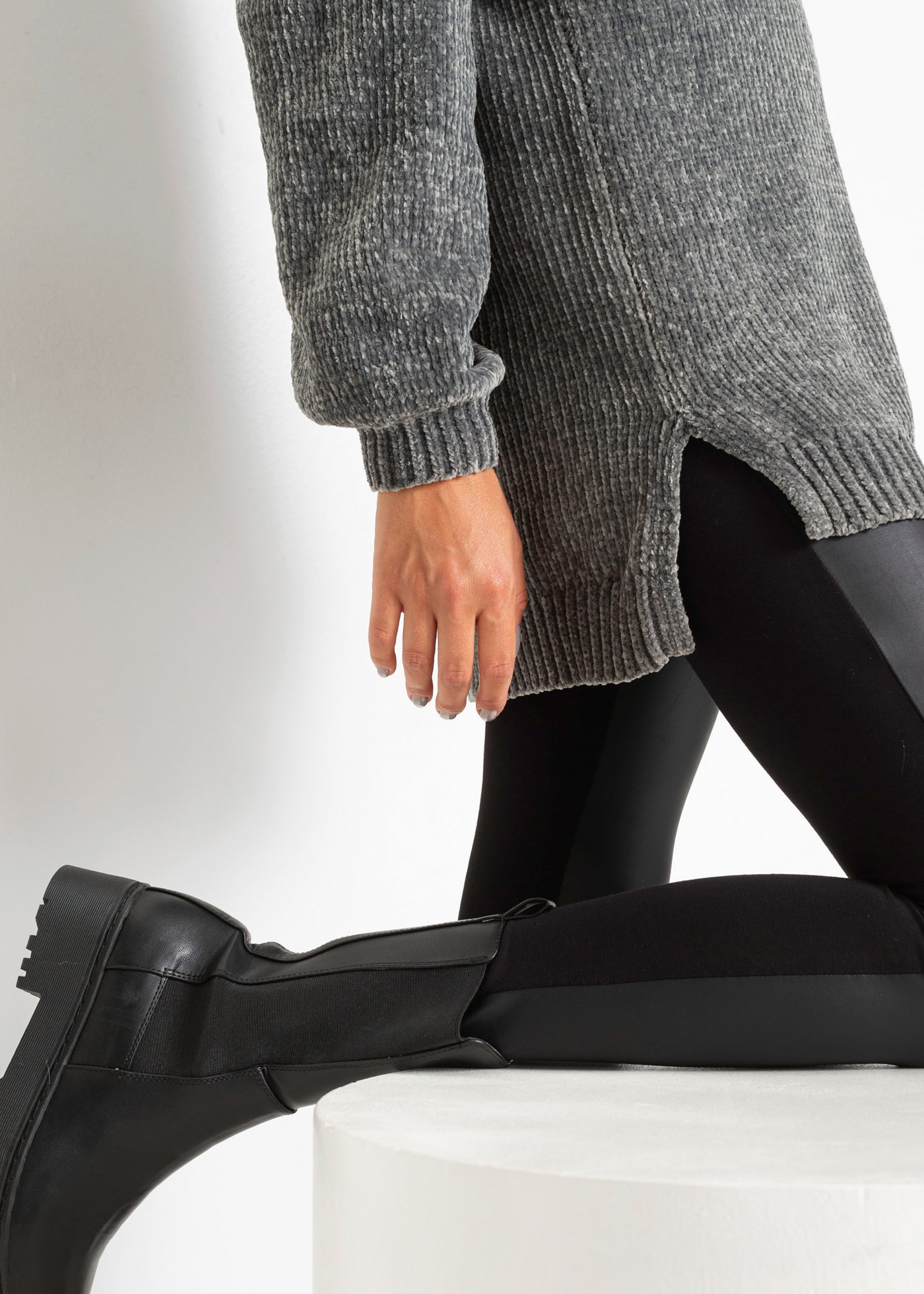 bonprix Longpullover »Chenille-Longpullover« aus Chenille, mit breitem U-Boot-Ausschnitt, für kühle Tage