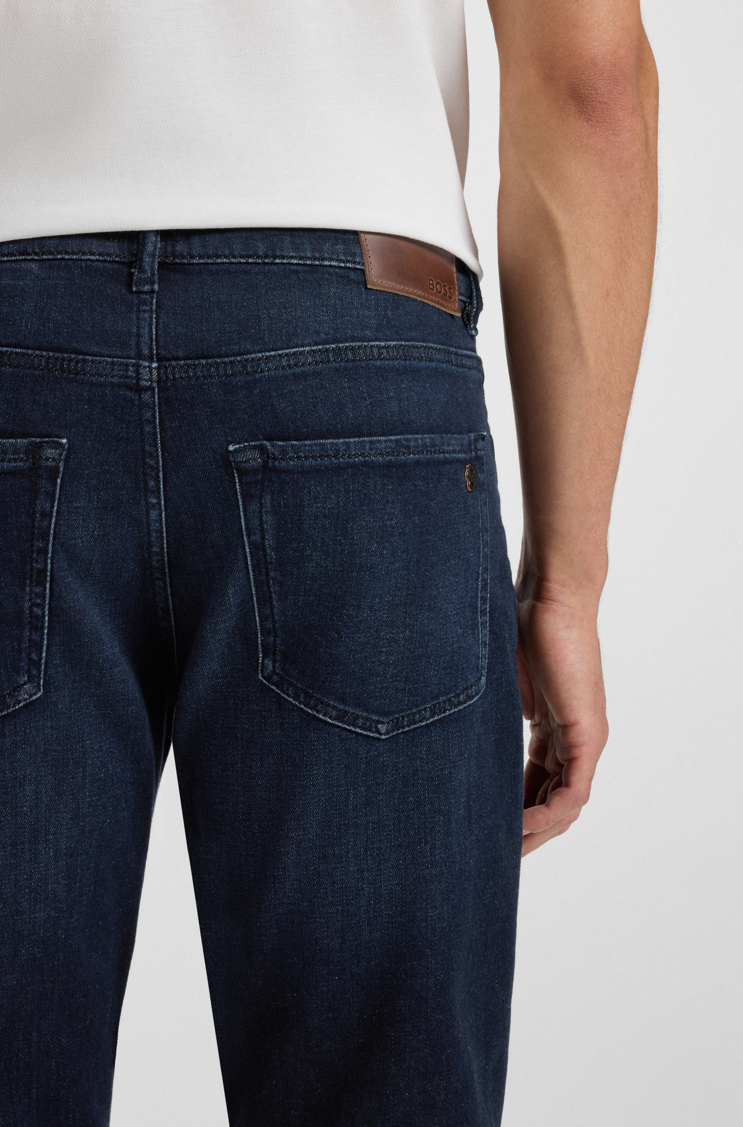 BOSS ORANGE Tapered-fit-Jeans »ONYX«, in 5-Pocket-Form, komfortabler Stretch-Denim