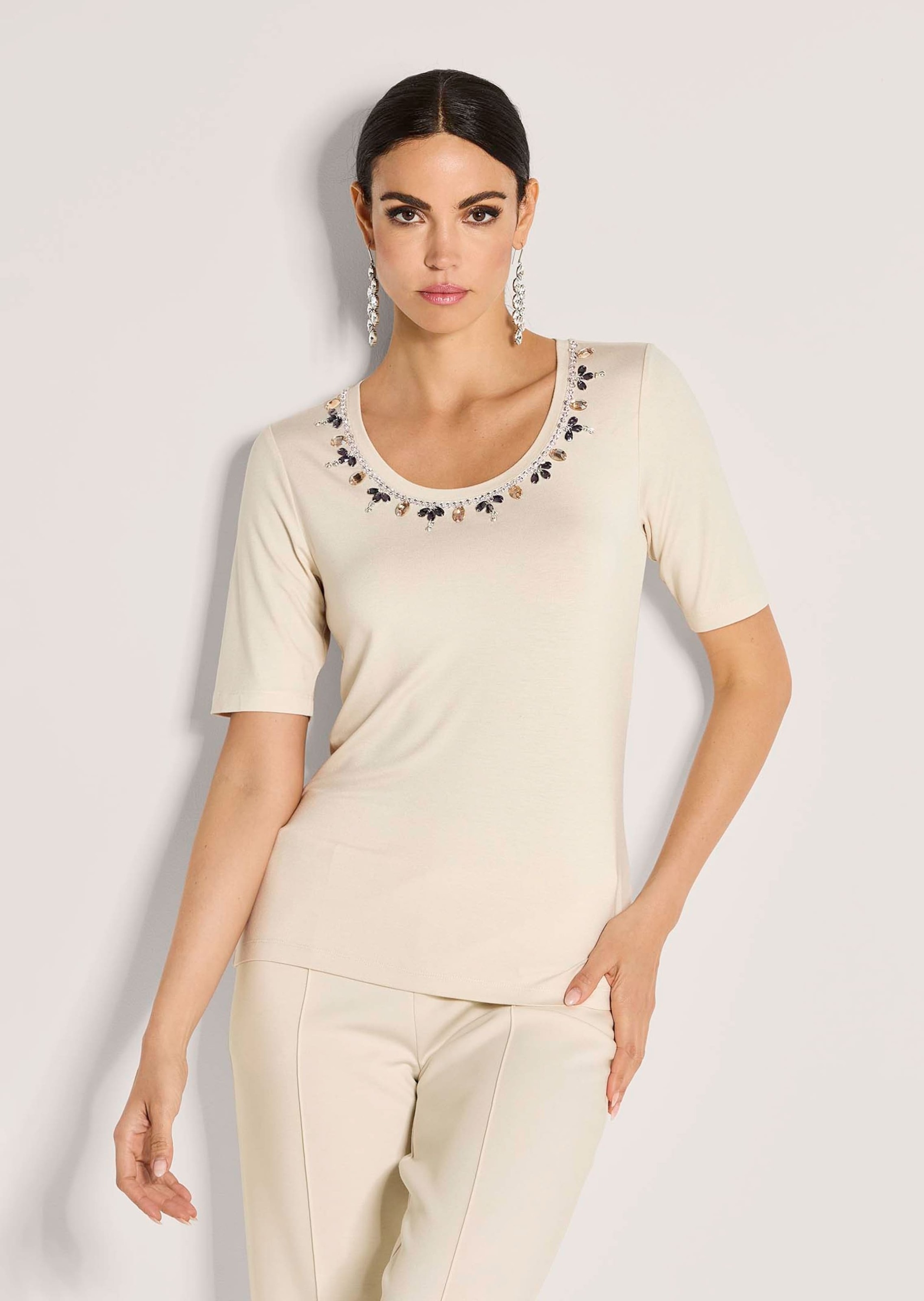 MADELEINE Kurzarmshirt »Shirt Elegantes Oberteil mit Schmucksteinen«