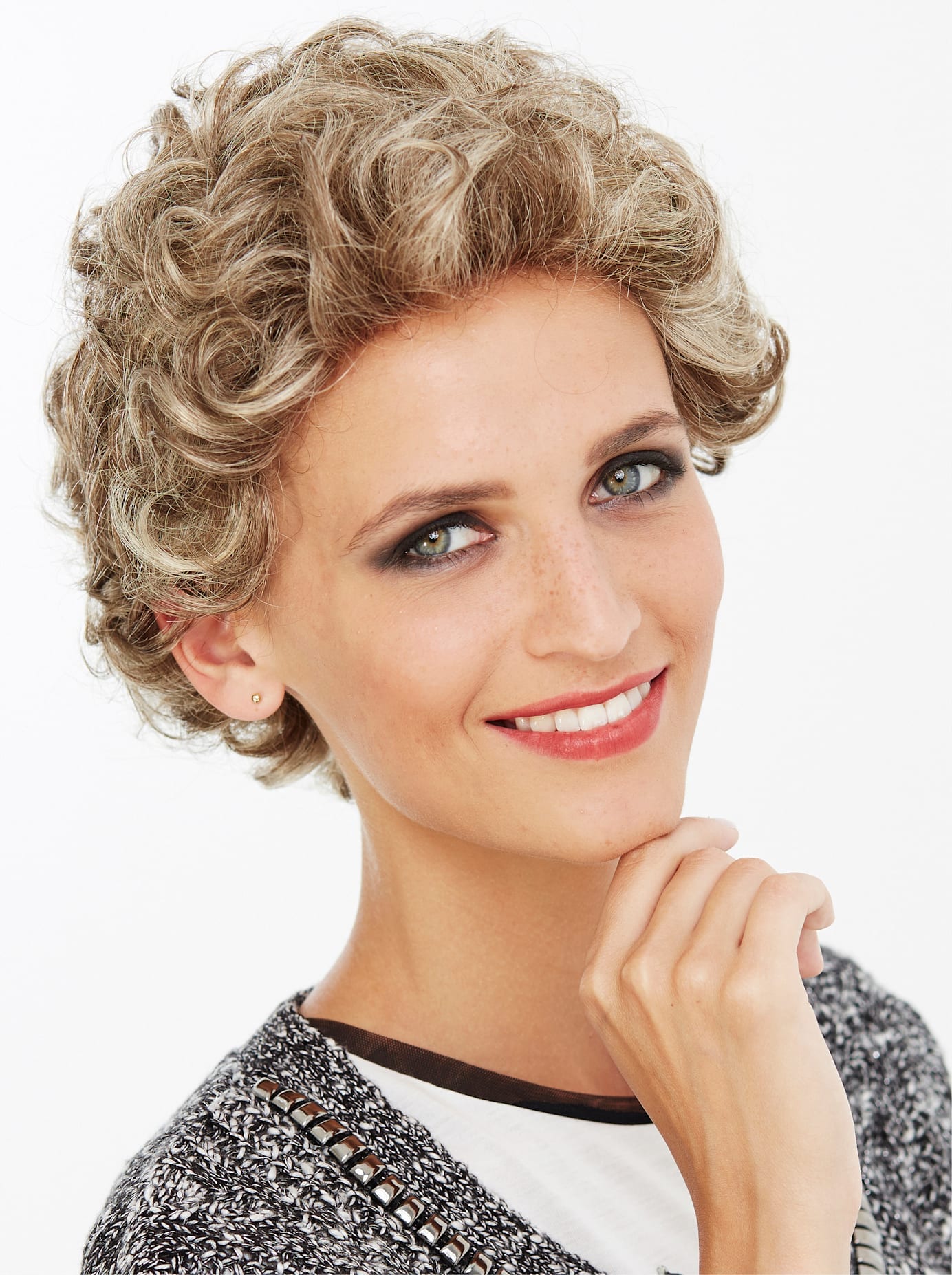 Kunsthaarperücke in beige