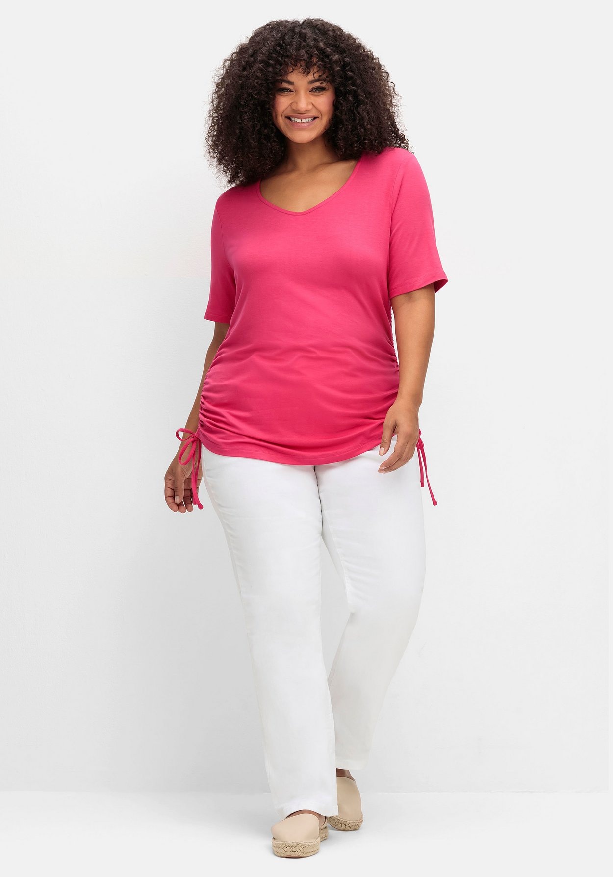 Sheego T-Shirt »Shirt mit seitlichem Tunnelzug und längerem Halbarm«