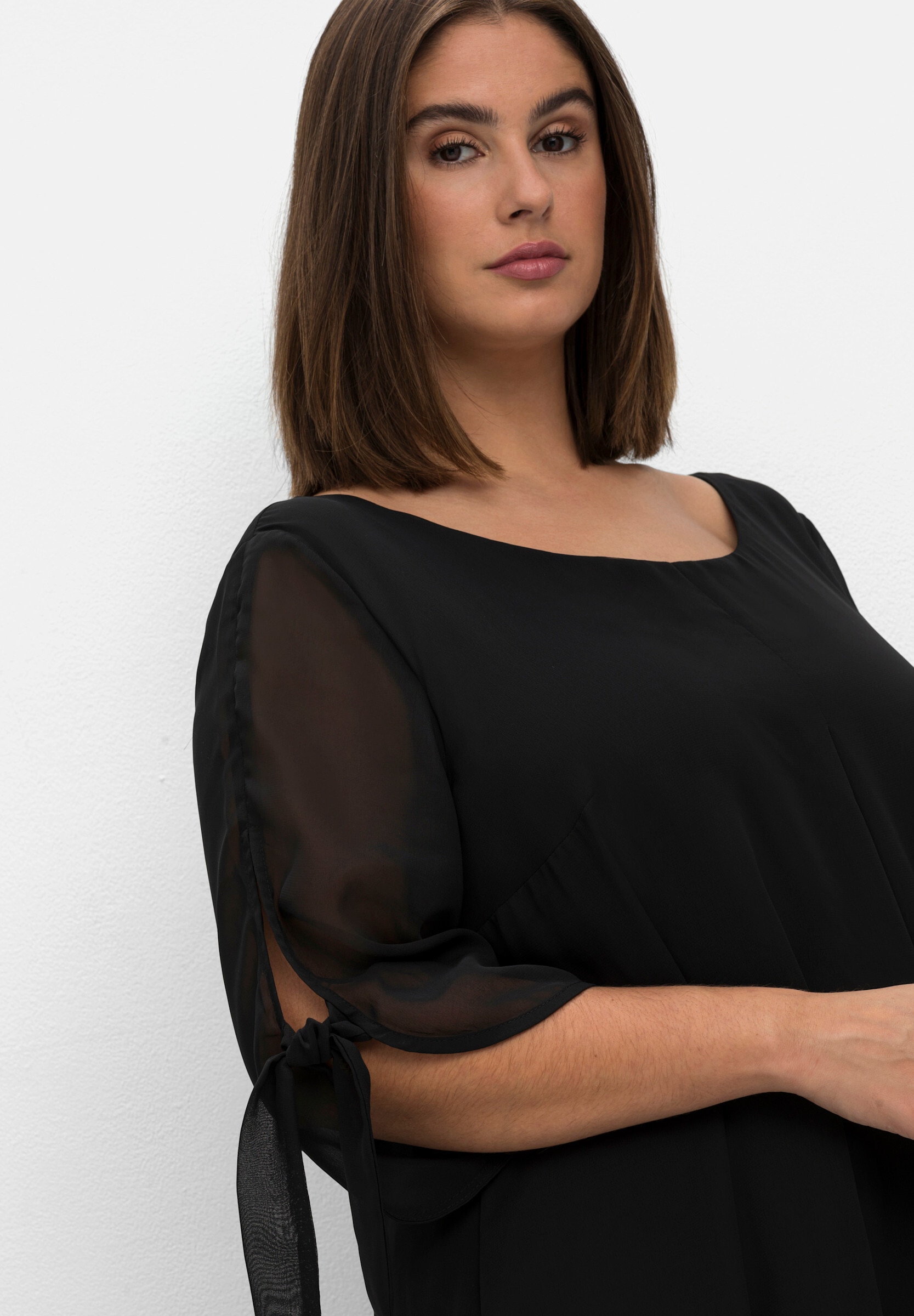 Sheego Cocktailkleid »Midikleid Chiffonkleid in Midilänge« Ohne Taschen im Lagenlook und A-Linie