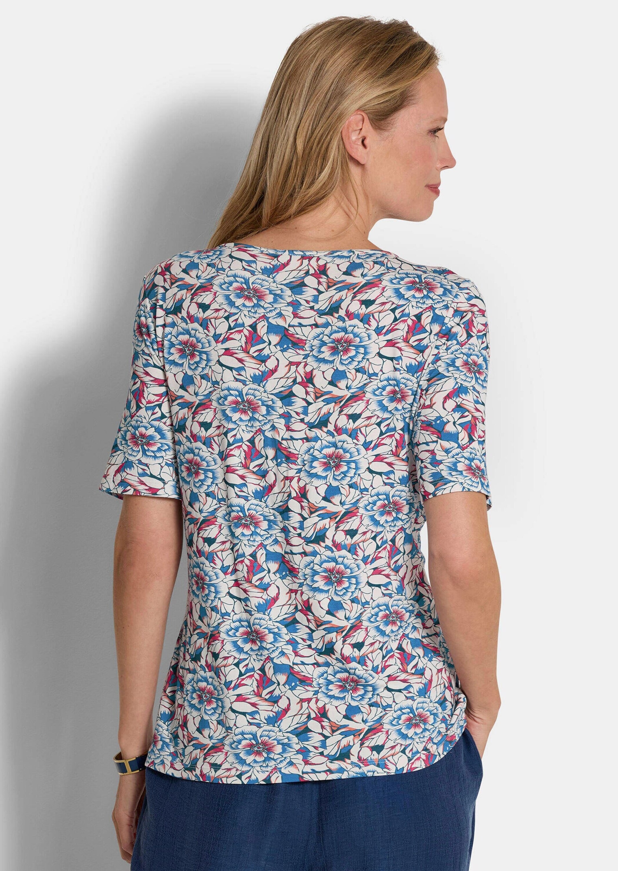 GOLDNER Kurzarmshirt »Kurzgröße Cityshirt mit floralem Design« stretchbequemer Viskosejersey