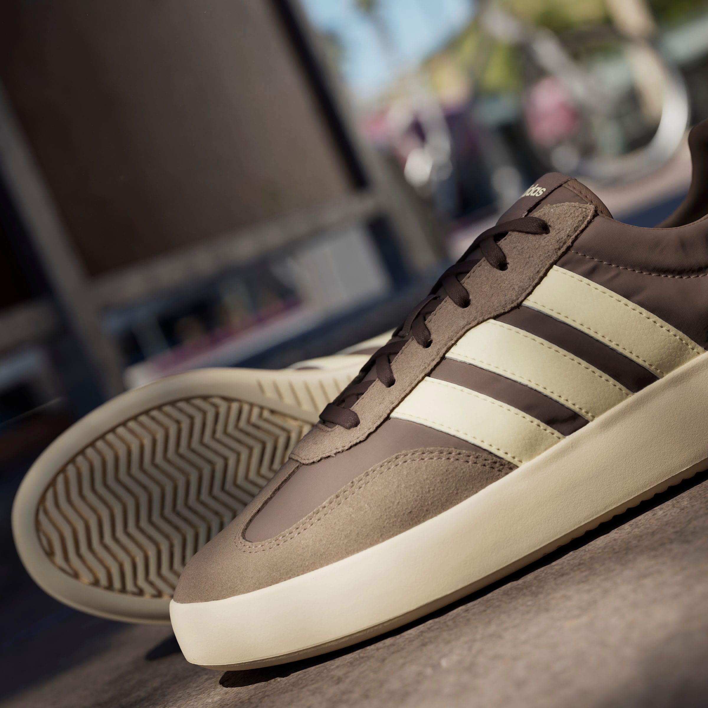 adidas Sportswear Sneaker »BARREDA DECODE«  inspiriert vom Design des adidas handball spezial