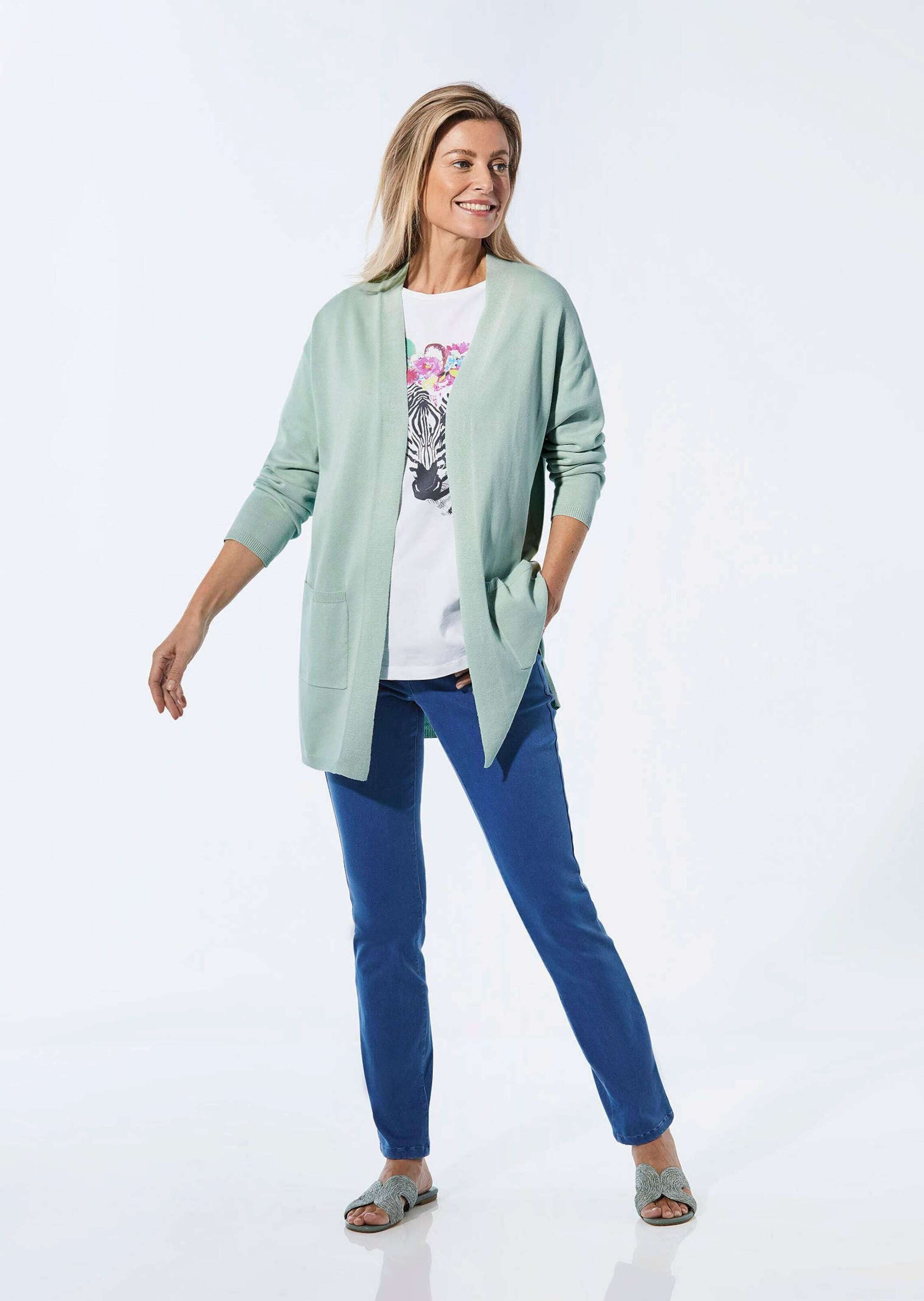 GOLDNER Strickjacke »Kurzgröße Longstrickjacke mit aufgesetzten Taschen«
