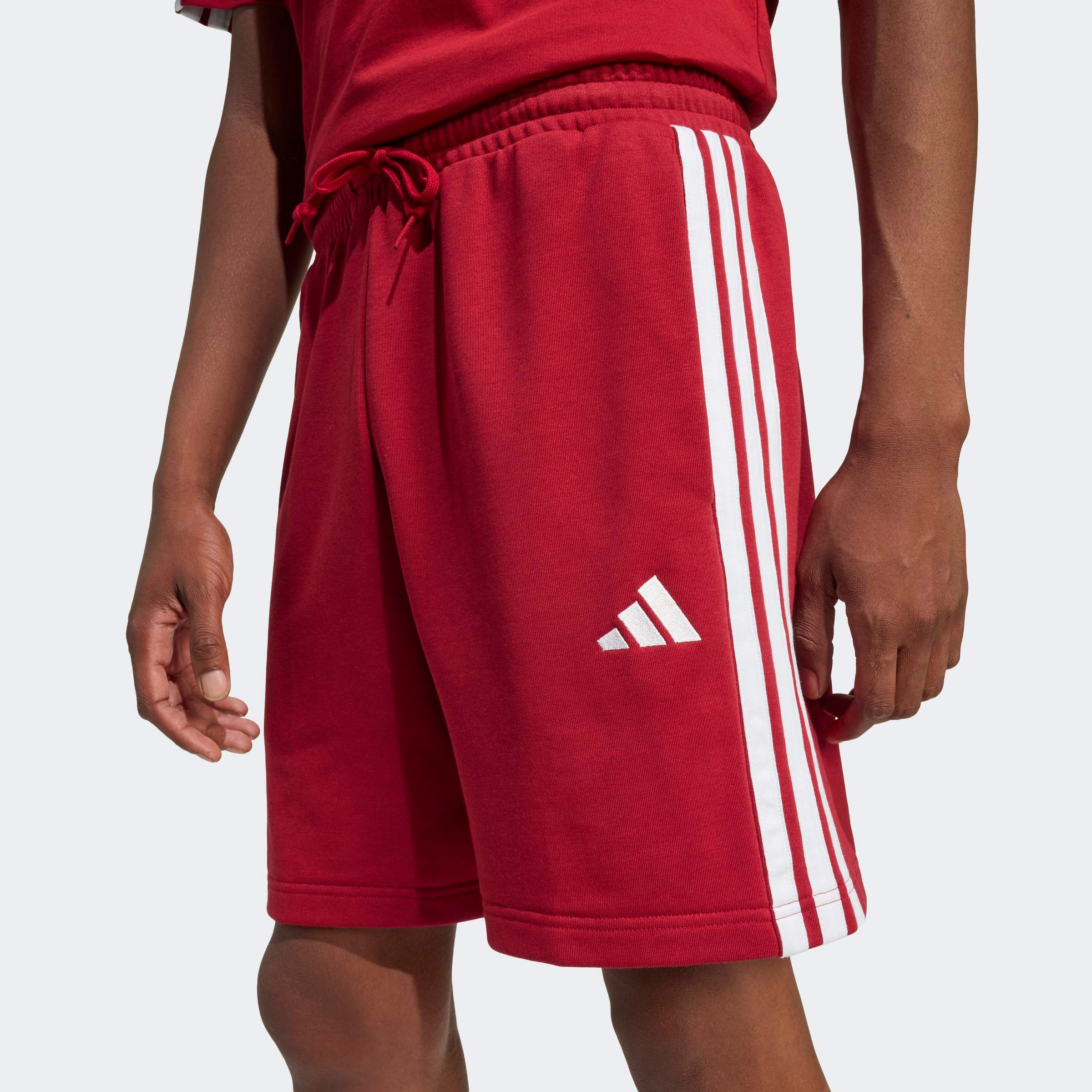 adidas Sportswear Shorts »ESSENTIALS 3-STREIFEN FRENCH TERRY«  für Laufaktivitäten und sportliche Anlässe, mit Kordelverschluss