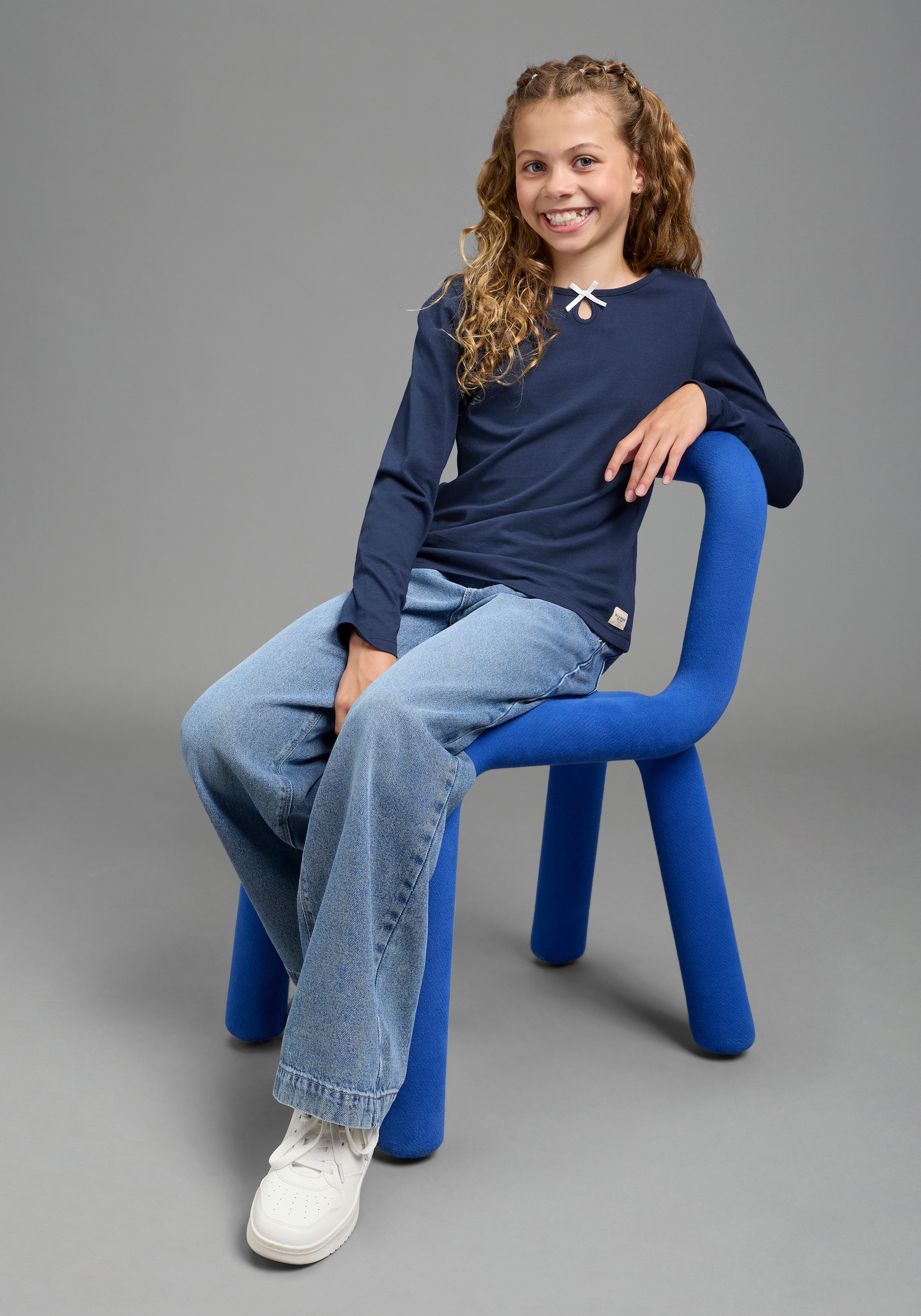 H.I.S Langarmshirt »H.I.S Shirt mit kleiner Deko-Schleife« Langarmshirt hüftlange Basic-Passform, Langarm, modischer Stil