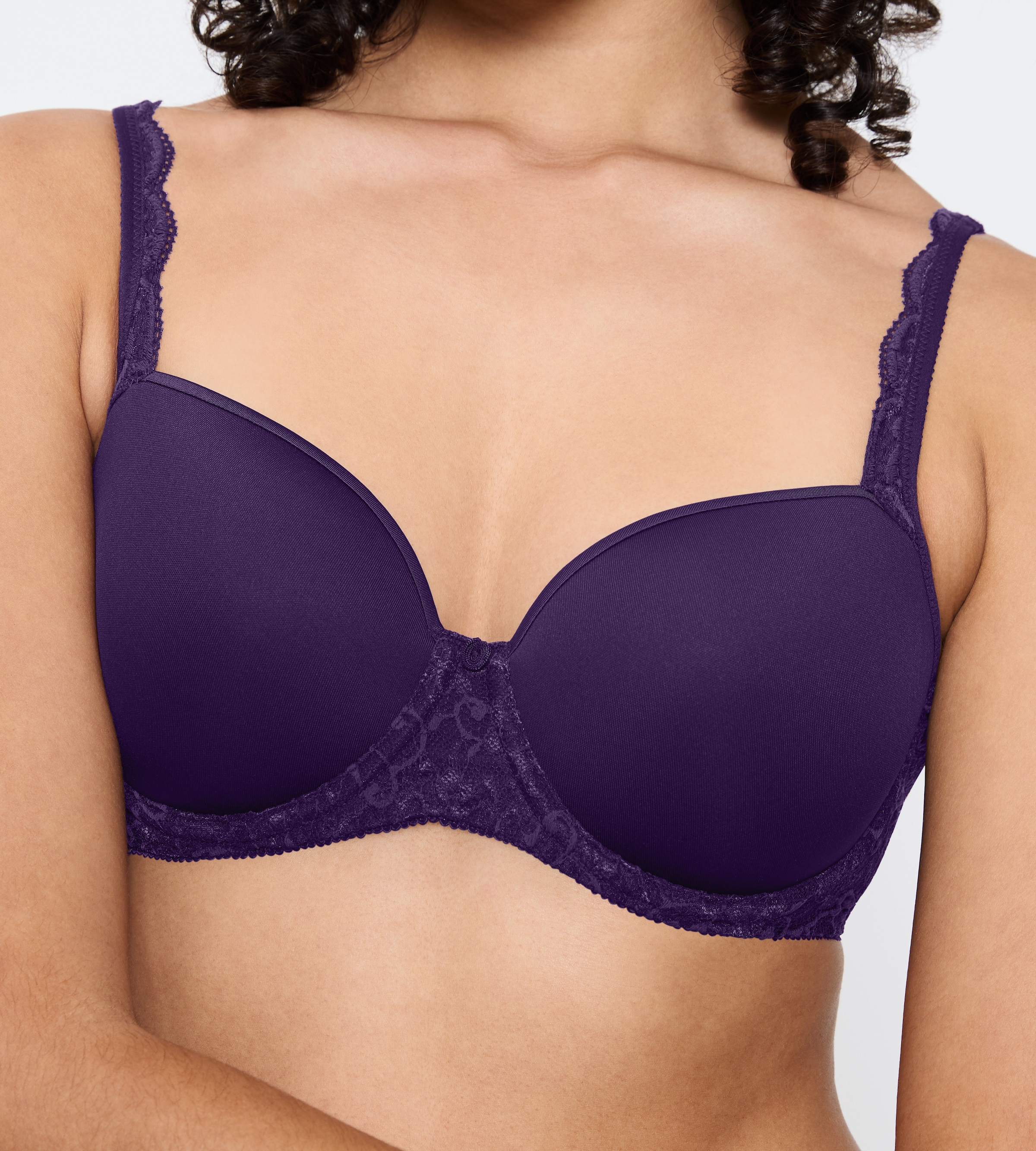 Triumph T-Shirt-BH »Amourette« Stretch-Spitze, glatte Cups, atmungsaktiv, leicht, feminin