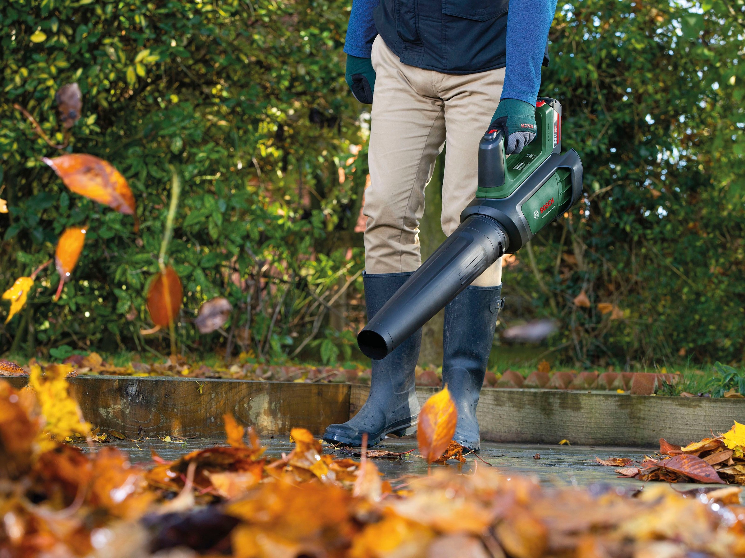 Bosch Home & Garden Akku-Laubbläser »AdvancedLeafBlower 36V-750«, mit Akku 36V/2,0 Ah und Ladegerät