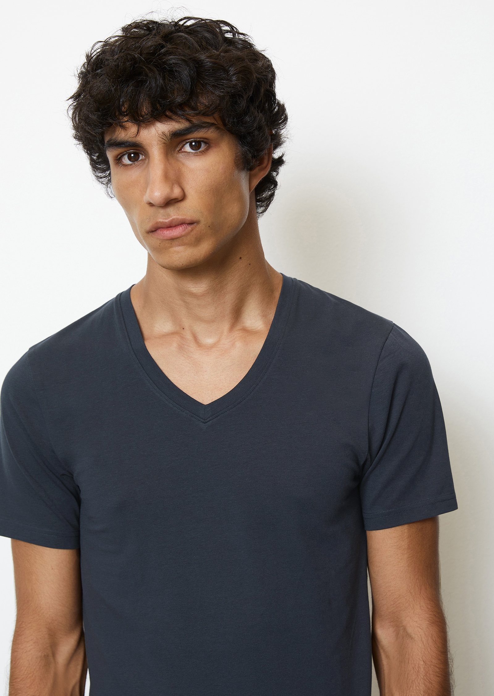 Marc O'Polo Unterziehshirt »Essentials« mit V-Ausschnitt und kurzem Arm