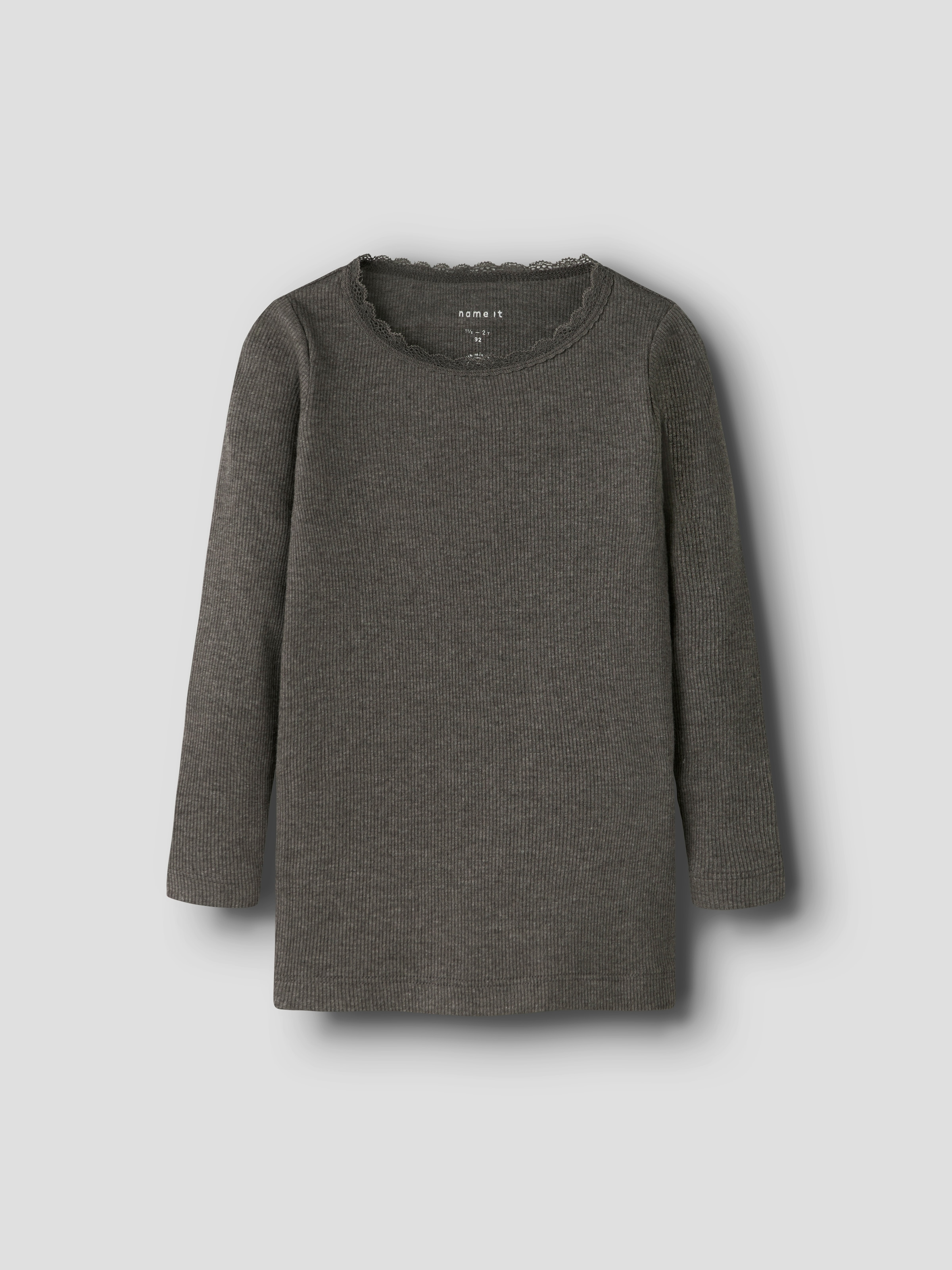 Name It Langarmshirt »NMFKAB LS TOP NOOS«, in Feinripp und mit süßer Spitzenkante am Ausschnitt