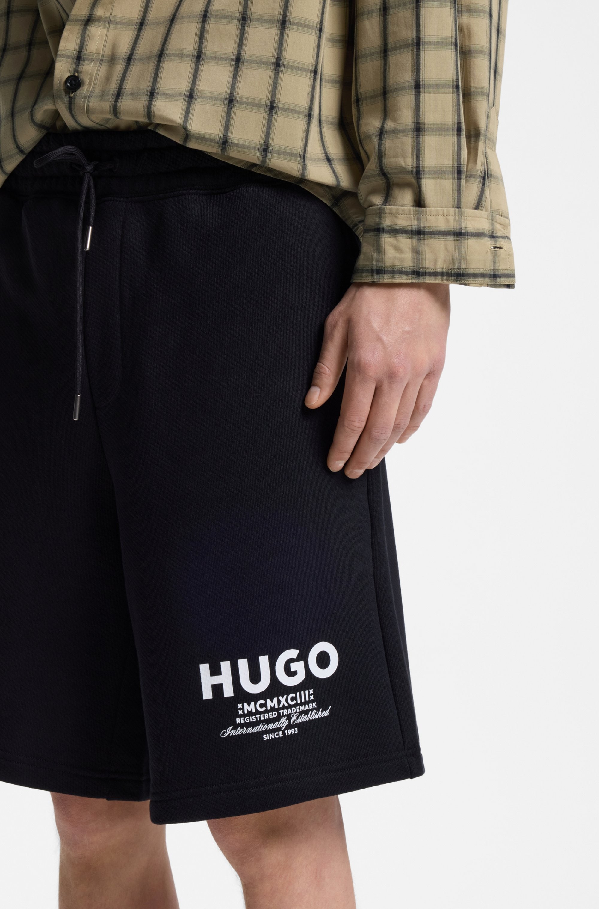 HUGO Blue Sweatshorts »Nomario«  mit großem Druck