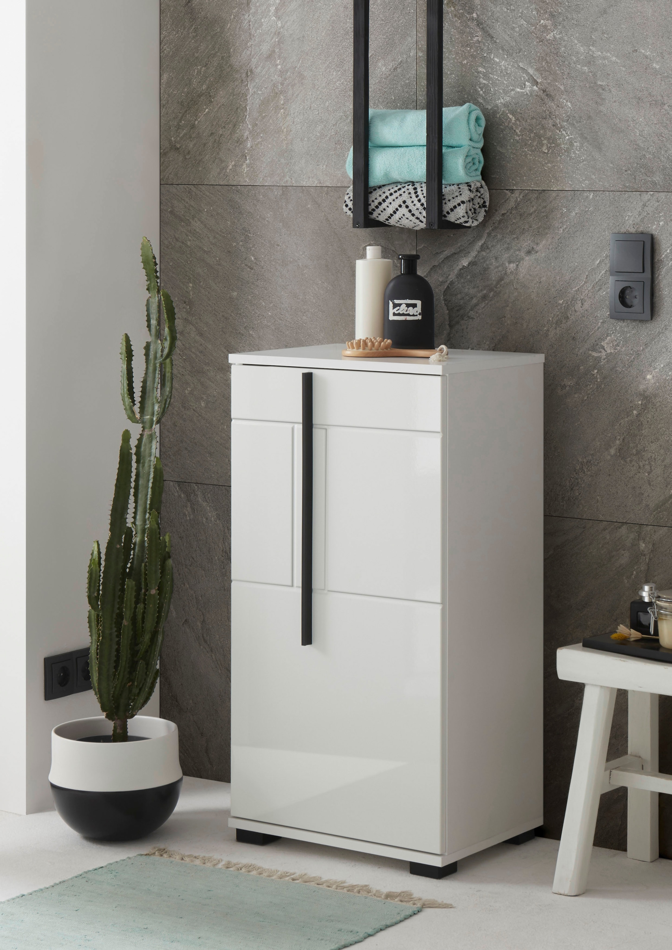 INOSIGN Unterschrank »Cantara, Badschrank in Hochglanz Weiß, Schrank im modernen Design«, mit schwarzen Griffen, ausreichend Stauraum
