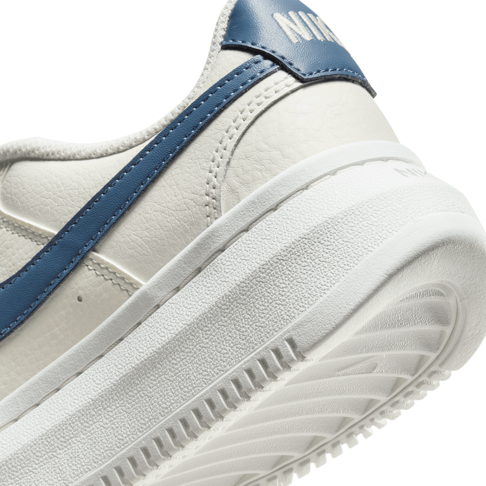 Nike Sportswear Sneaker »COURT VISION ALTA«, Design auf den Spuren des Air Force 1